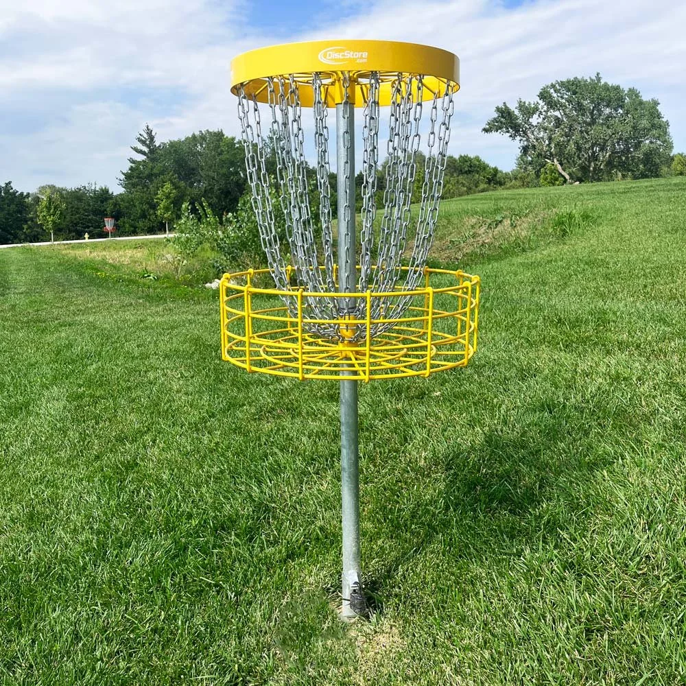 FRISBEE GOLF
