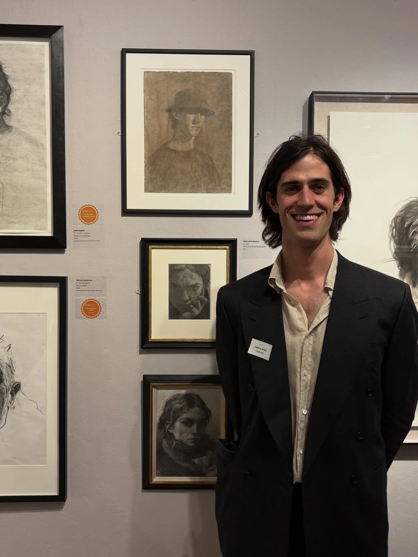 Lovely time at the @royalsocietyportraitpainters opening last night. Open from 7th May - 19th May at the @mallgalleries 

#portraitdrawing #charcoalportrait #portraitpainting