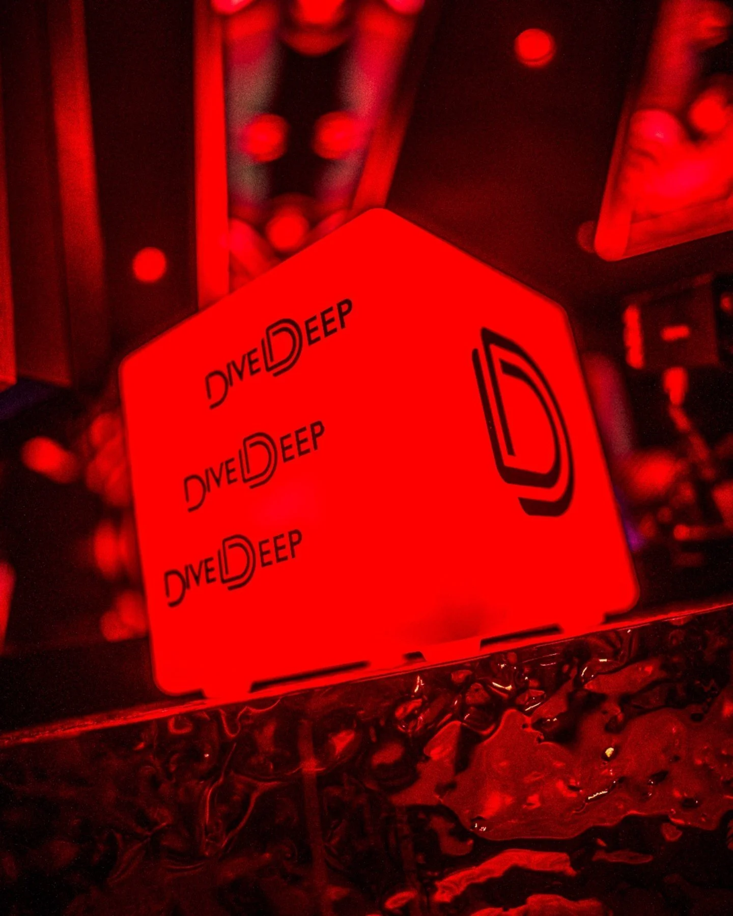 Dive Deep house nights at @soulkitchen_amsterdam 🤩🤩
-
-
-
-
-
-
#soulkitchenamsterdam #divedeeplabel #misterflits #amsterdam #clubphotography #housemusic #cinematicphotography #evenementen #amsterdamcity #eventphotographer #clubnight #photography #