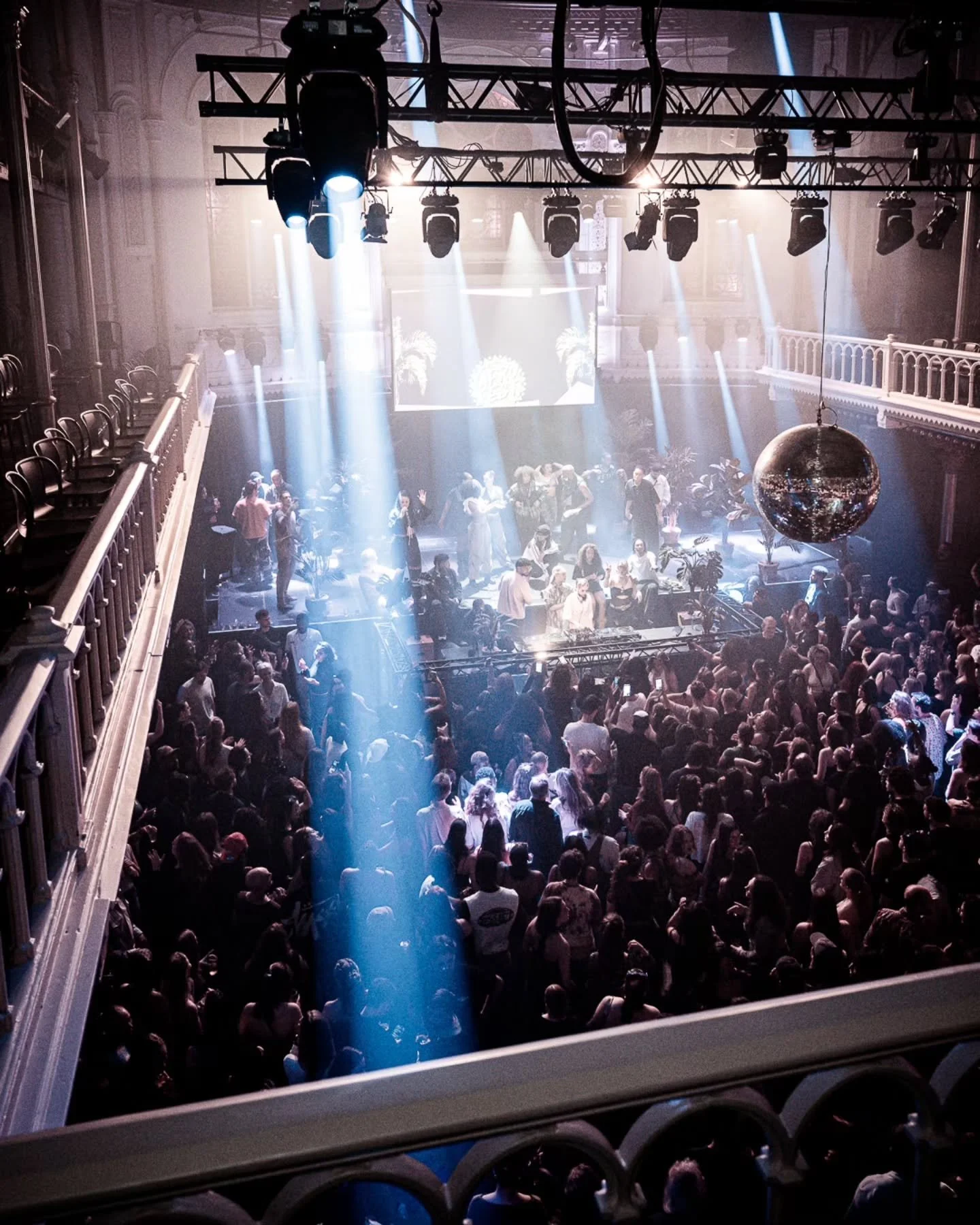 Shot for @afrofest.ams in @paradisoadam 📸🤩
-
-
-
-
-
#afromusic #eventphotographer #festivalphotography #nightlifeamsterdam #afrofest
