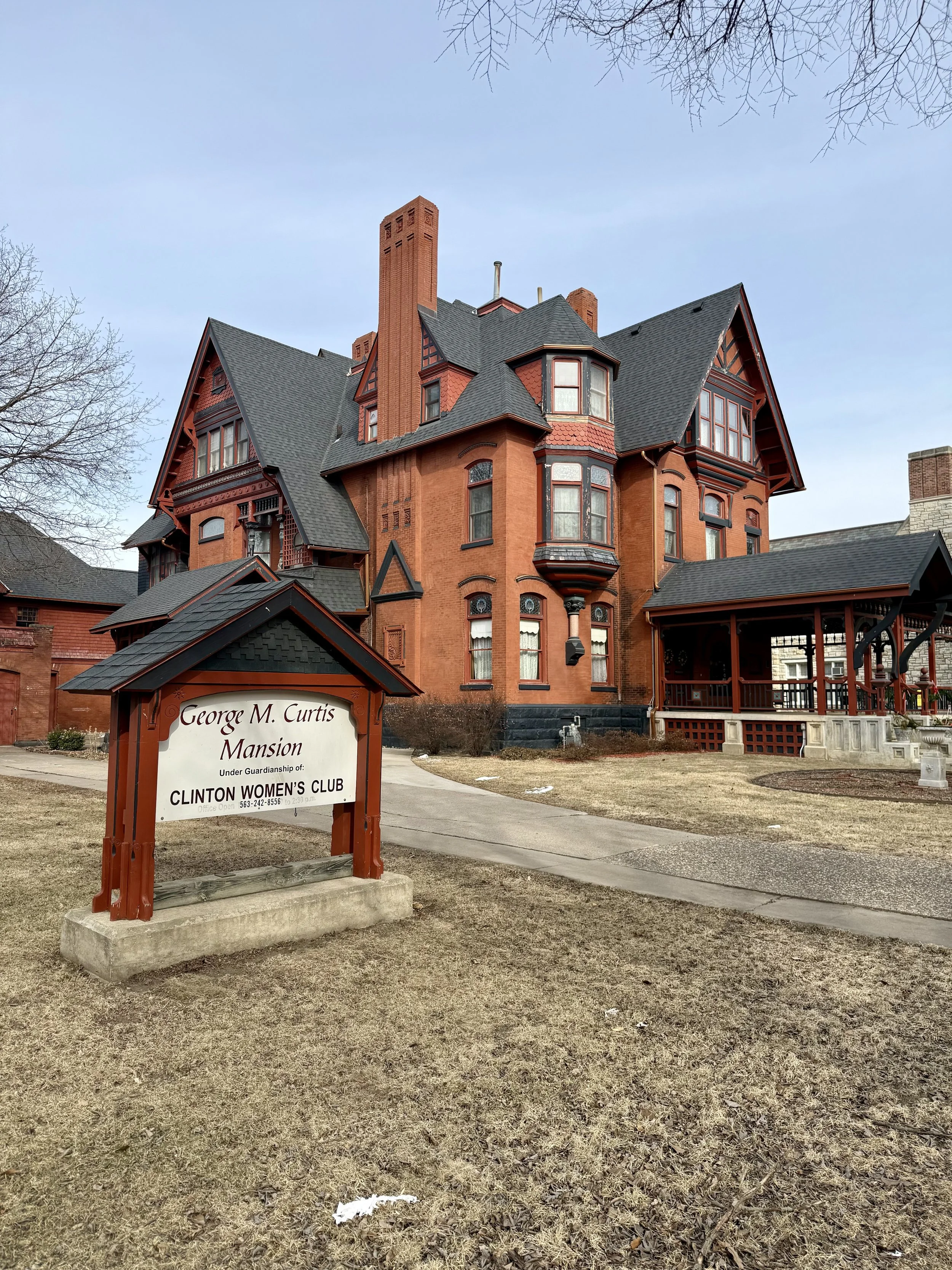 George M. Curtis Mansion exterior