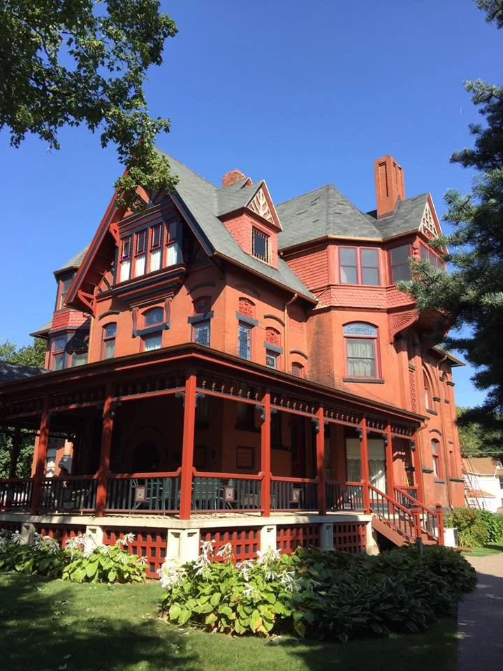 George M. Curtis Mansion exterior