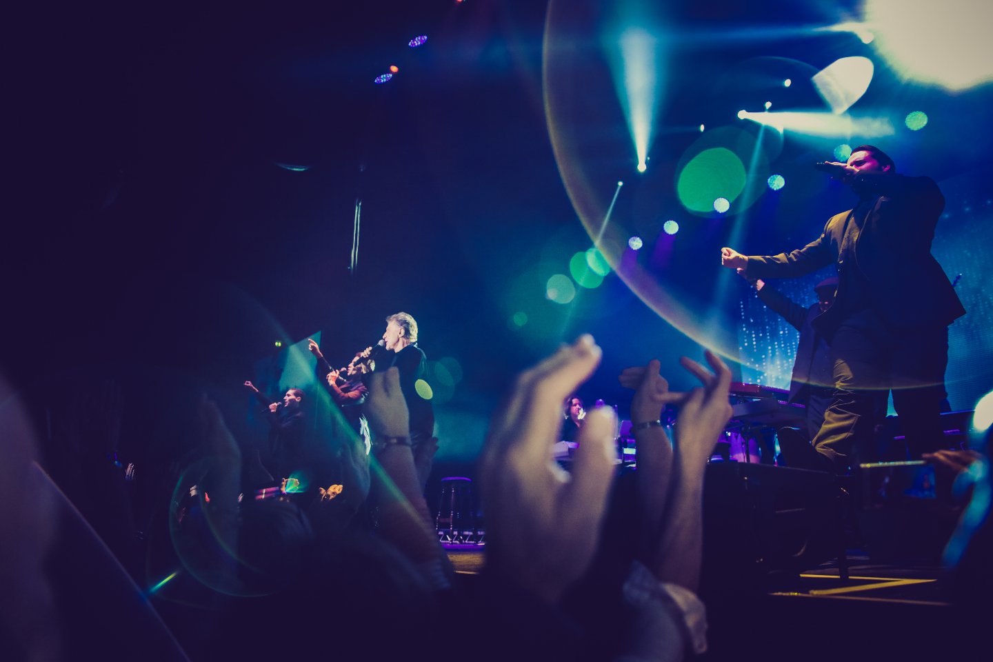 The lights go up, the band kicks in, and the whole room starts to move. That feeling never fades. See where Frankie’s bringing the magic next through the link in bio.
#FrankieValli  #StillGotTheMagic #FrankieValliAndTheFourSeasons #LiveInConce