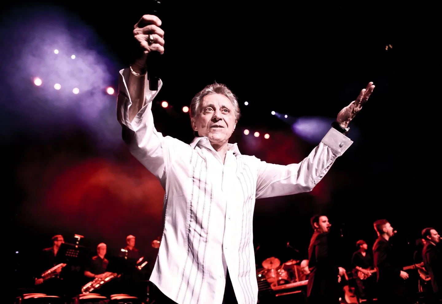 Here&rsquo;s to ringing in 2026 and &ldquo;working our way back&rdquo; to the things that matter most! Happy New Year!

frankievalli, thefourseasons, happynewyear, hello2026, timelessmusic, classichits, musicthatlasts, workingourwayback, musicandmemo