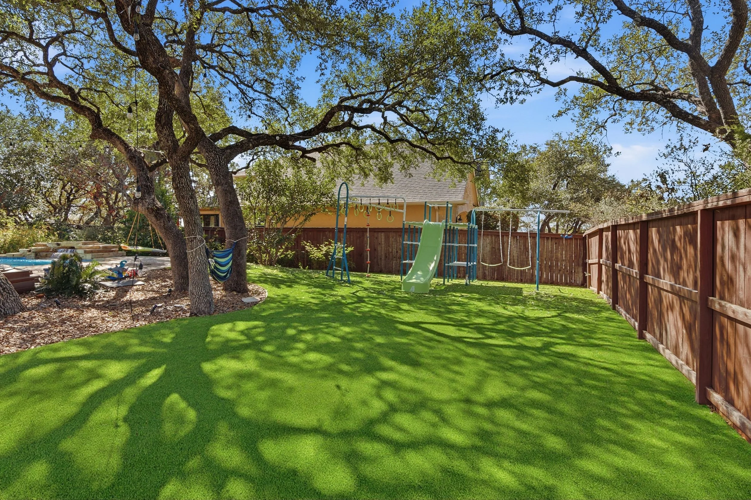 Artificial Turf Backyard.jpeg