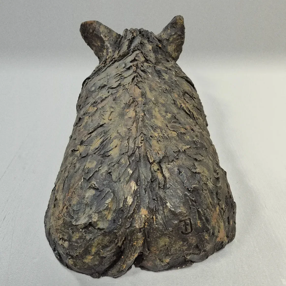 Blubbergeluk beeld van Francien de Jonge – keramiek met brons patine, 80x30 cm Laren