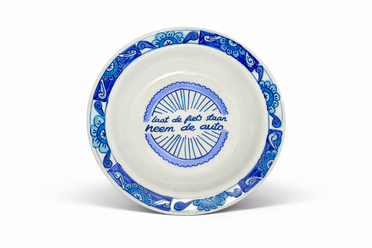 Abby Junge · Laat de fiets staan, oude borden, handbeschilderd met acrylverf en afgewerkt met beschermende vernis (uniek), €180