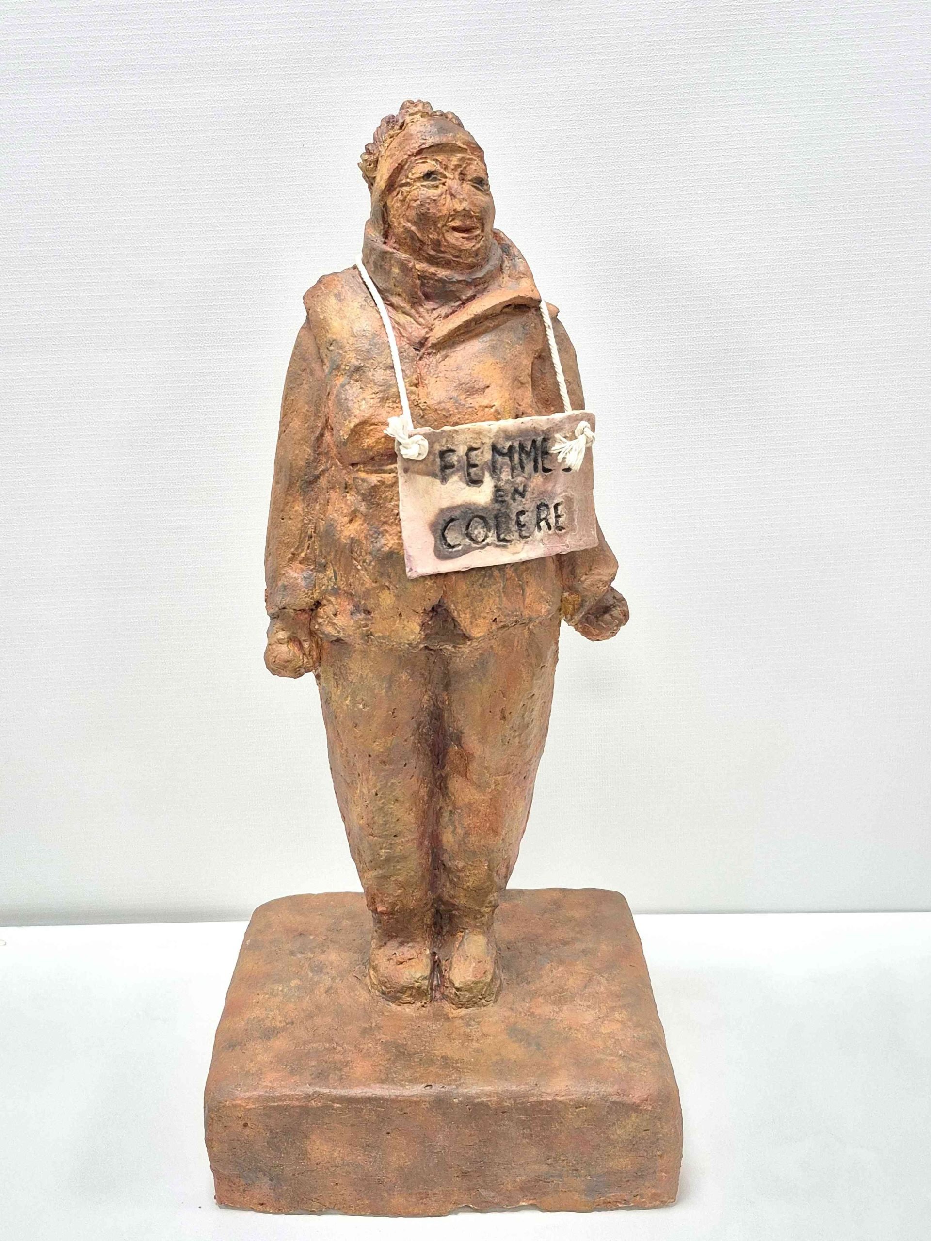 Francien de Jonge · Femme en colère, keramiek met roestpatine, 19 × 17 × 24 cm, €450