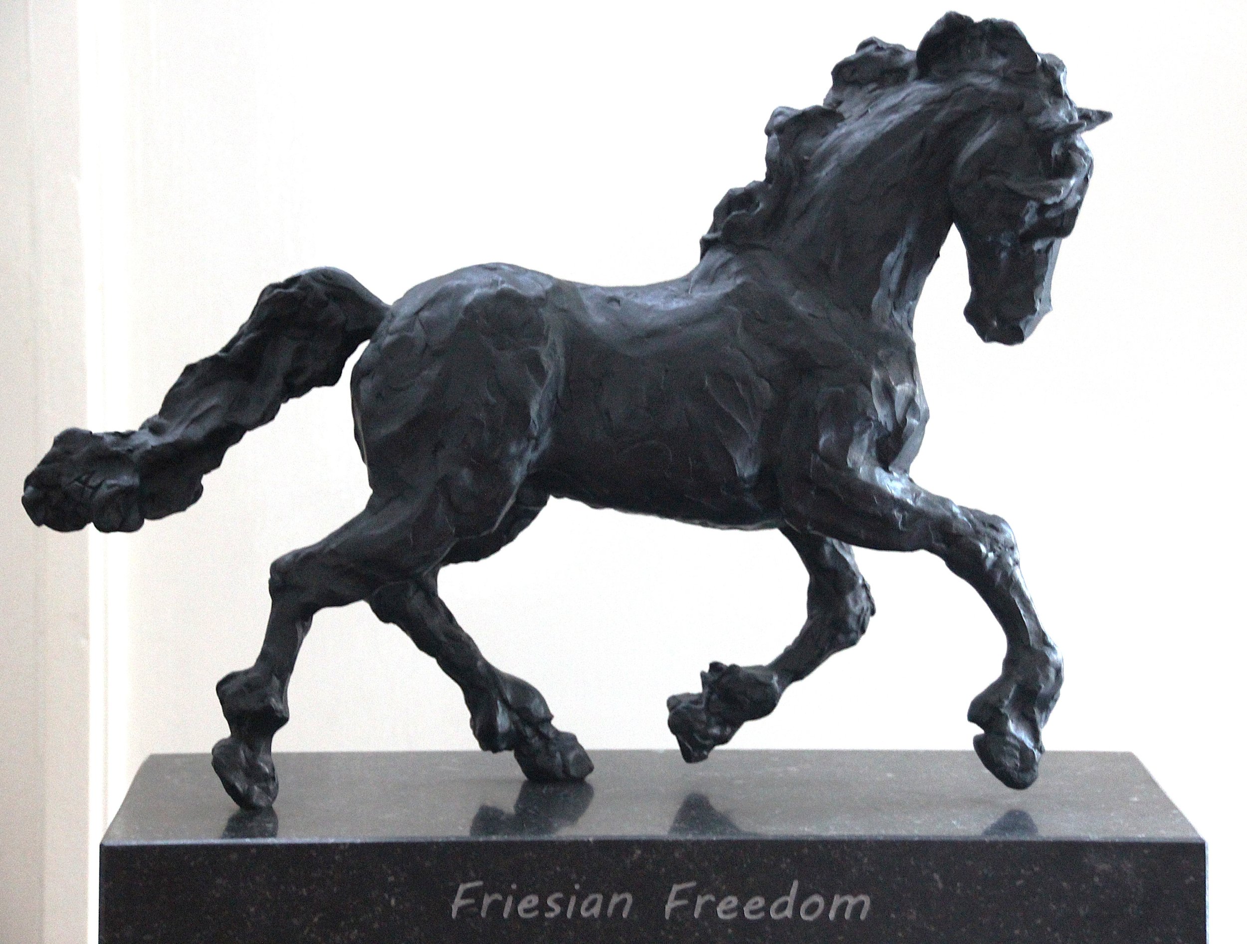 Annuska ’t Hart · Friesian Freedom, bronzen sculptuur, €3.400

