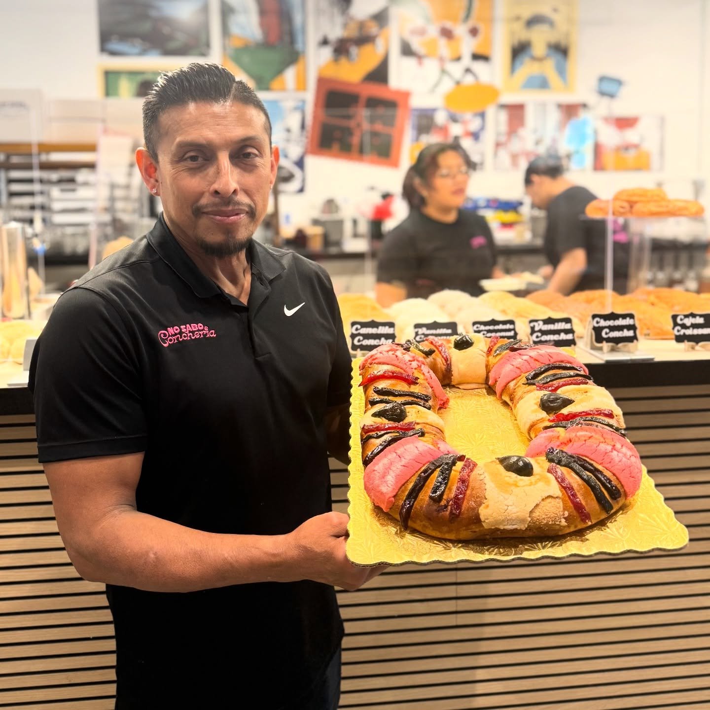 Don&rsquo;t forget to place your pre-orders for Roscas de Reyes just in time for D&iacute;a de Los Reyes Magos on January 6th! Like our conchas and pastries, they will be baked fresh from scratch 💖

✨ Half-Sheet: $45
✨ Quarter-Sheet: $29

Final day 