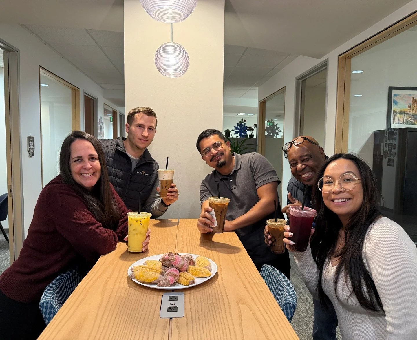 Thank you to the @visitsacramento team for celebrating January birthdays with our drinks and pastries! 💕

#nosaboconcheria #visitsacramento #proudpartner #pandulce #happybirthday