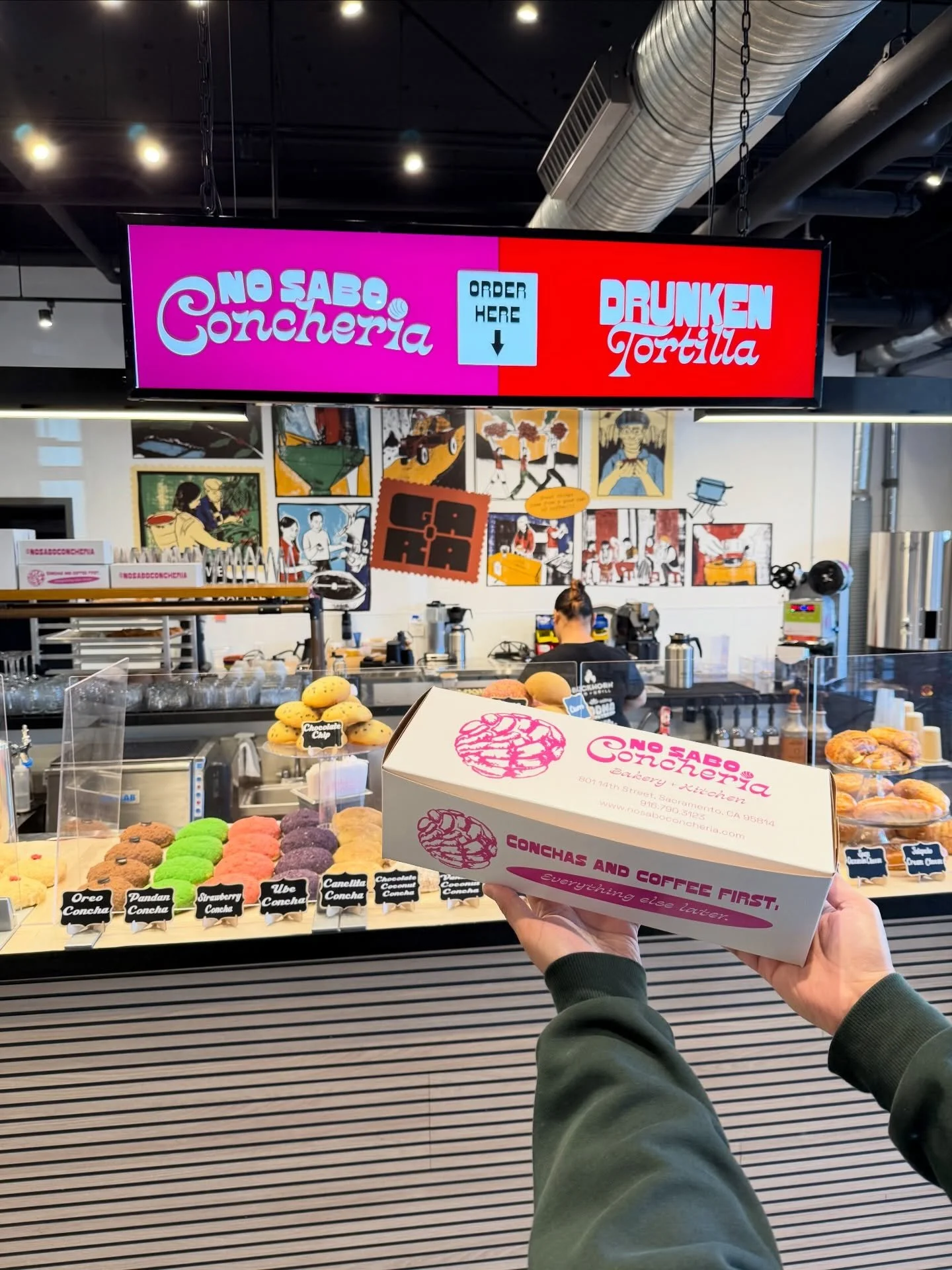 Conchas and caf&eacute; first ☕️ Everything else later.

#nosaboconcheria #drunkentortilla #familybakery #mexicanbakery #conchas