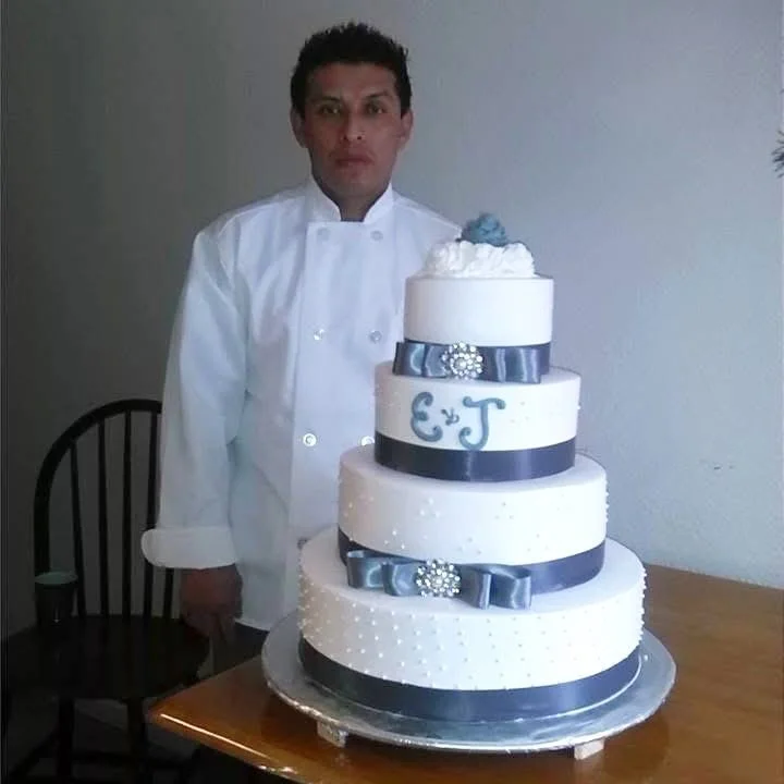 Throwback Thursday 🎂 The first big wedding cake I ever made - Luis

Do you have an upcoming wedding? Order your cake today by:
🍰 Visiting us in person
🍰 Emailing us at eat@nosaboconcheria.com
🍰 Calling us at 916.790.3123

We ask that wedding cake
