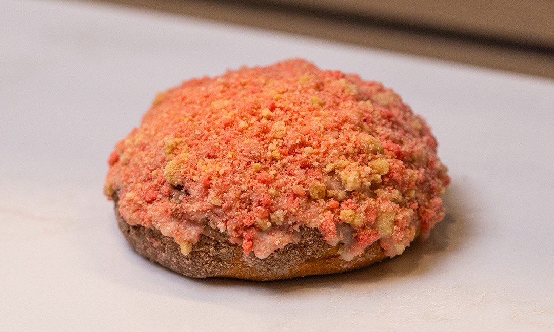 Strawberry Shortcake Crumble Concha