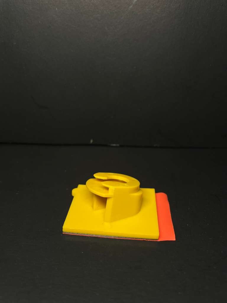 Holder amarillo chato.jpeg