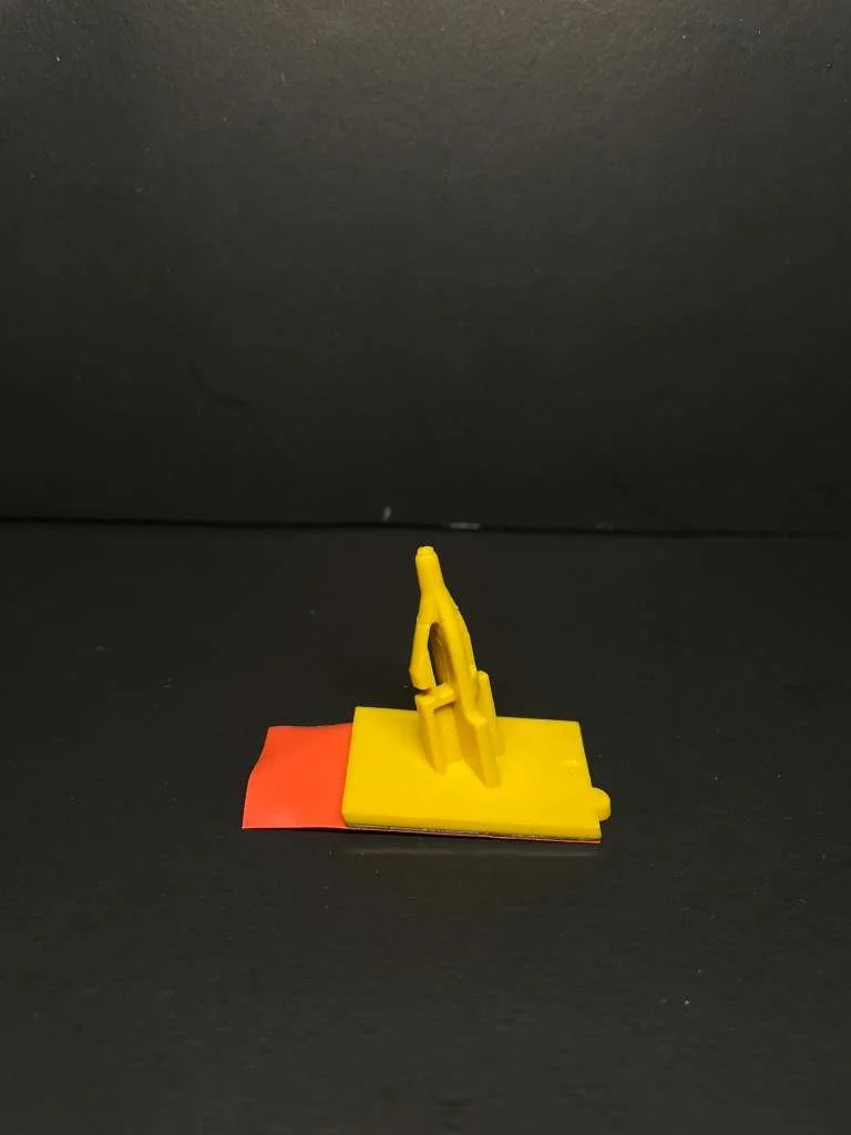 Holder amarillo pito.jpeg