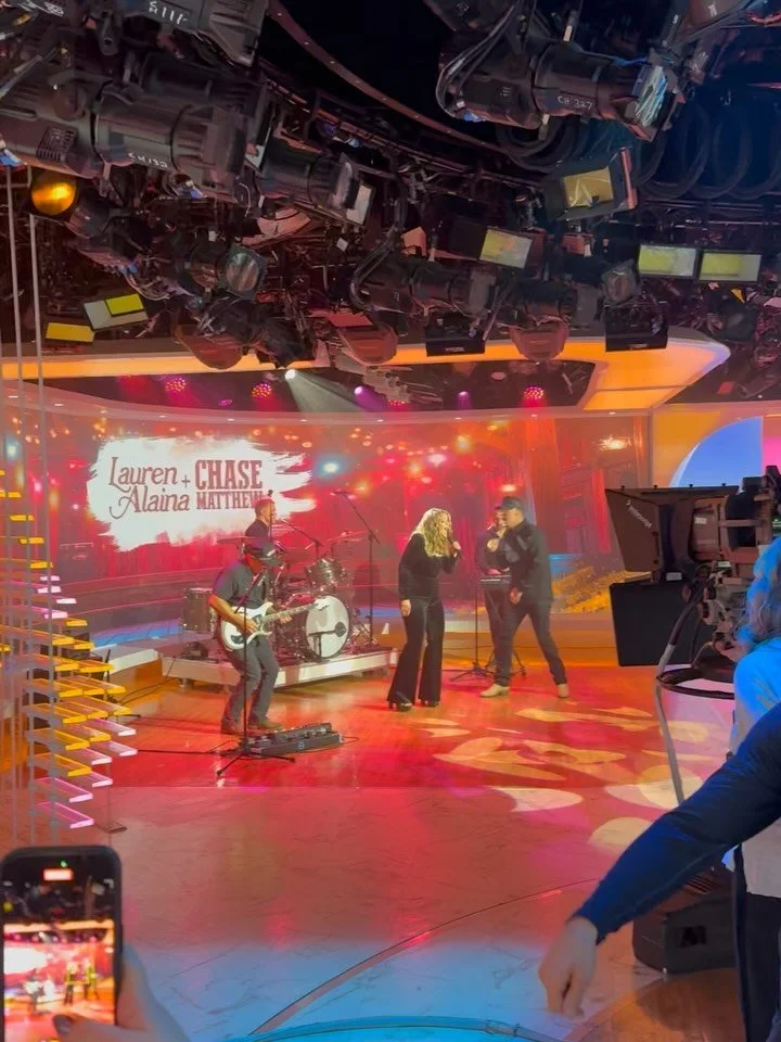 A whirlwind 24 hours in NYC for @iamchasematthew&rsquo;s debut on @todayshow with @laurenalaina ❤️

(Now everyone go stream &ldquo;All My Exes&rdquo;)