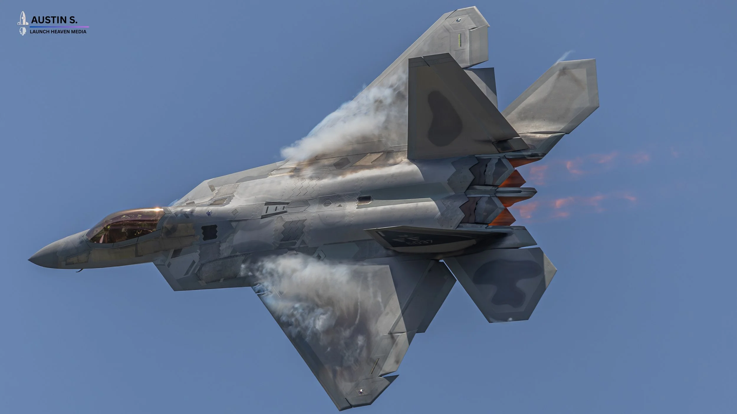 F-22 Raptor VAPOR.JPG