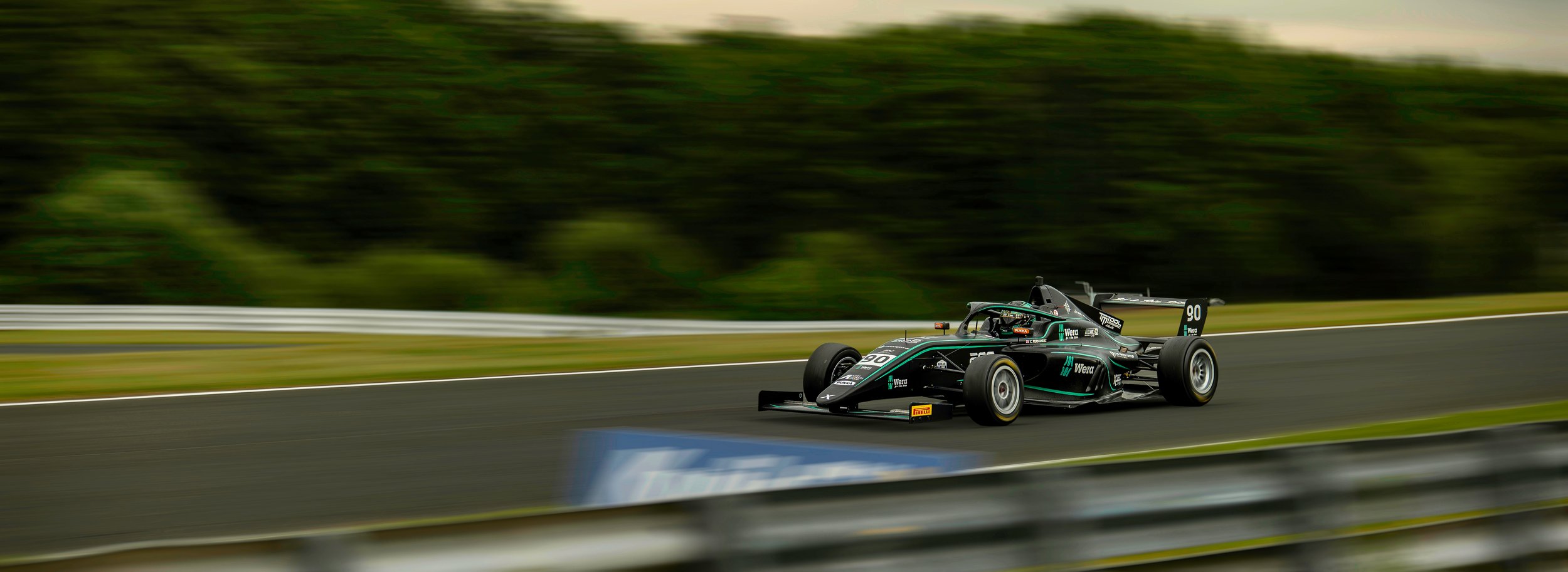 F4 90 C. Fernandez.jpg