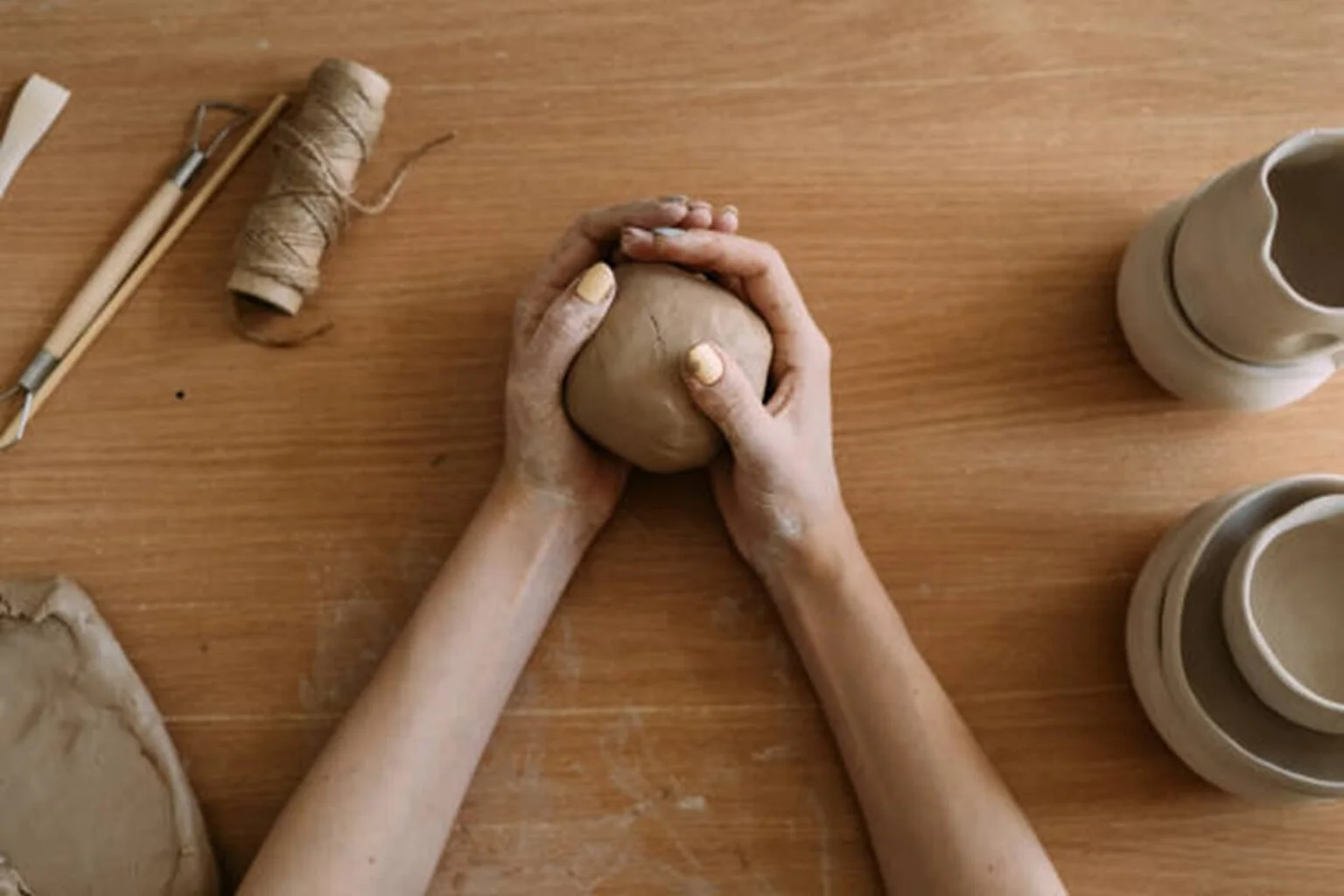 hand-clay-1536x1024.jpg