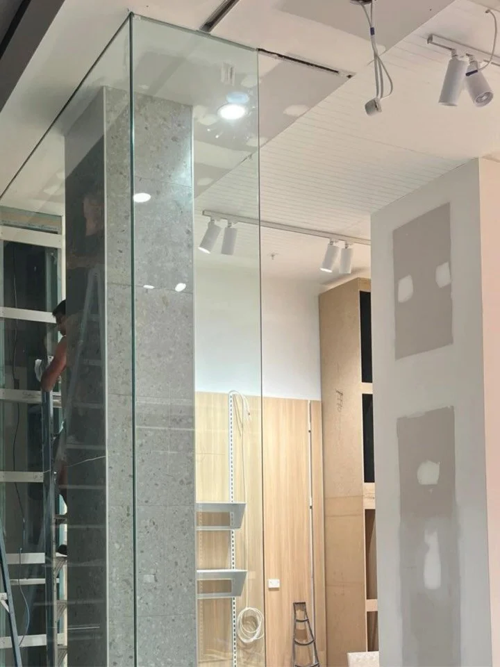 Nothing beats the satisfaction of watching a shopfront come together piece by piece.

Working alongside Sydney Shopfitters at Macquarie Centre today, installing custom glass for the new Tefal store. These videos show the real work,, making sure every