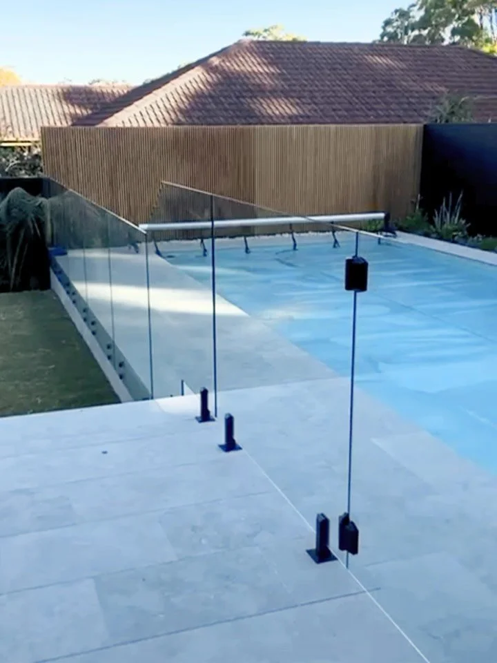 Ever wonder why some pool fences just look better than others?

It&rsquo;s in the details - 12mm clear toughened glass with polished edges and sleek black hardware. This Como installation shows how Sydney&rsquo;s best pool fencing combines safety wit
