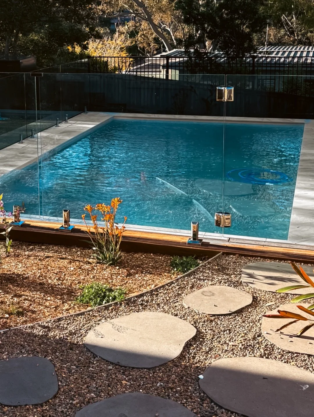 That moment of panic when you can&rsquo;t see them? Gone.&nbsp;The kids are in the pool on a hot Saturday morning while you&rsquo;ve just brewed a fresh batch of coffee enjoying the sun. Name a better way to start the weekend!

Frameless glass keeps 