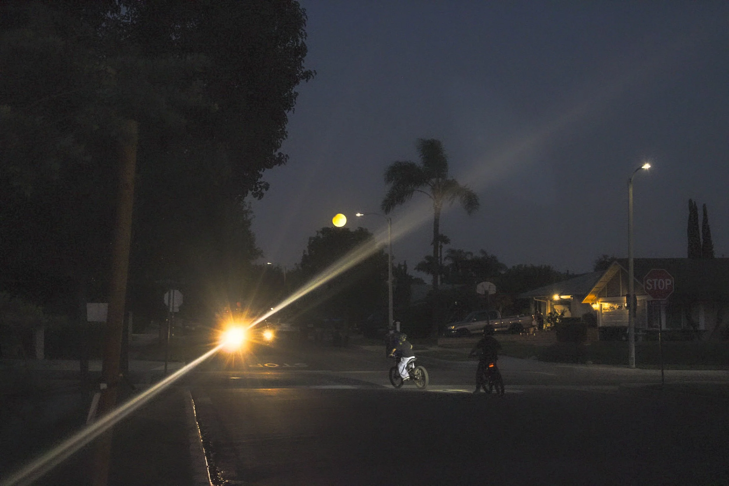 palmaandrea_9837117_255136663_Palma_Andrea_PROJECT-car lights.jpg