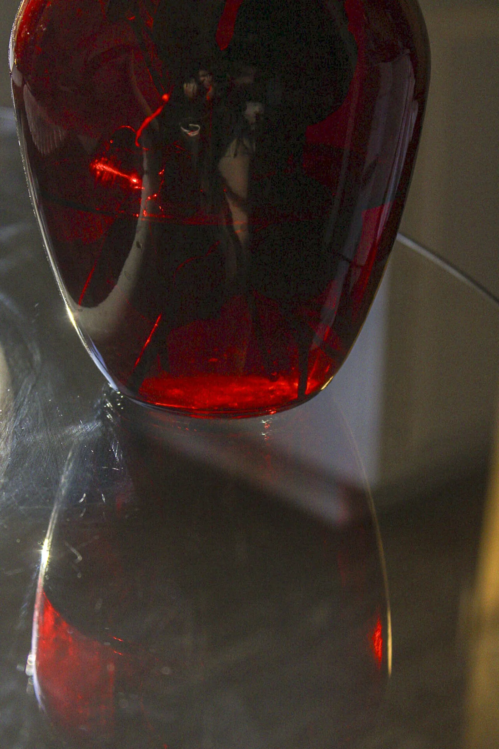 palmaandrea_9837117_255136679_Palma_Andrea_PROJECT-red vase.jpg