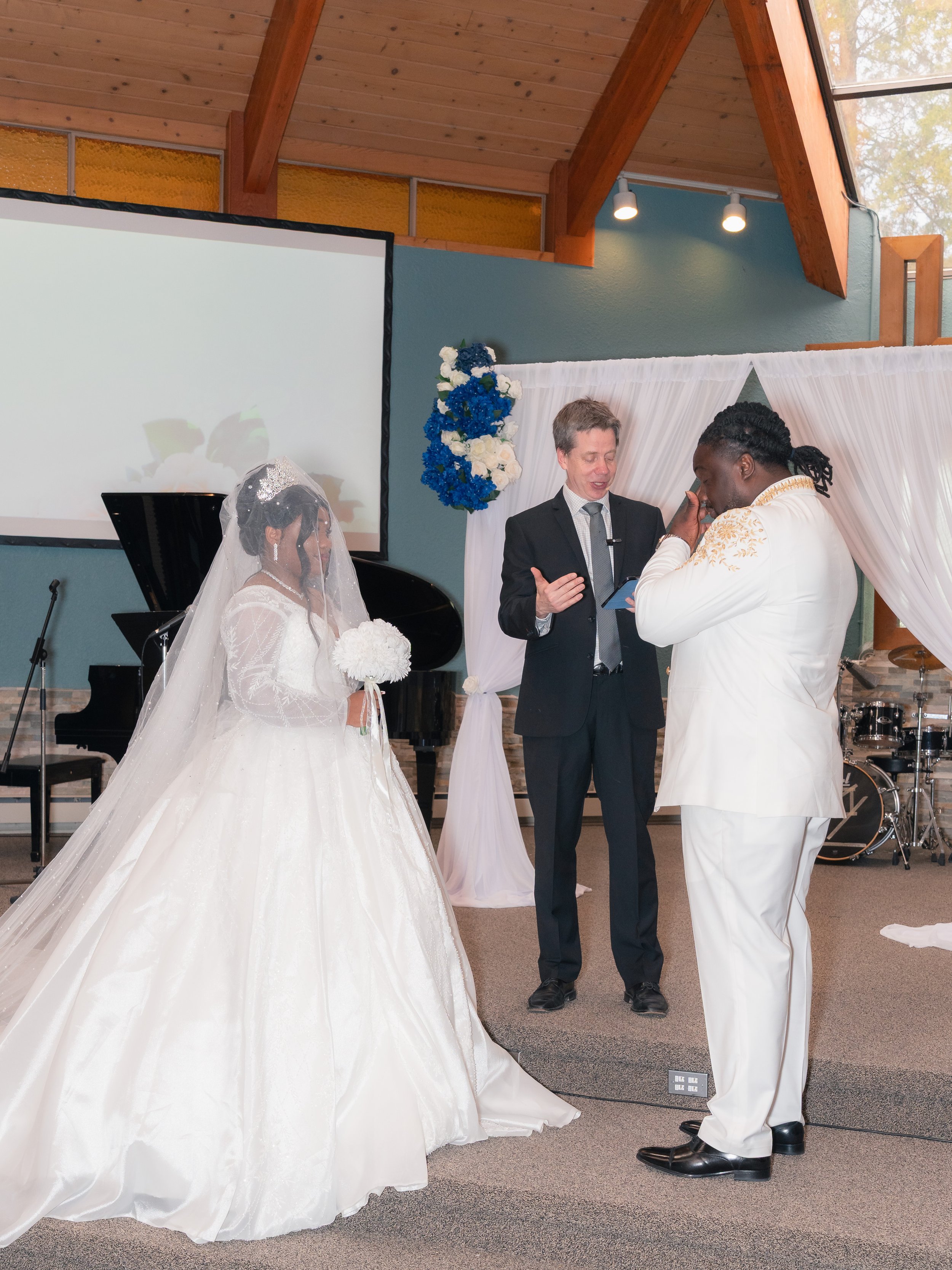benedicte&isaac_church_pic6.jpg