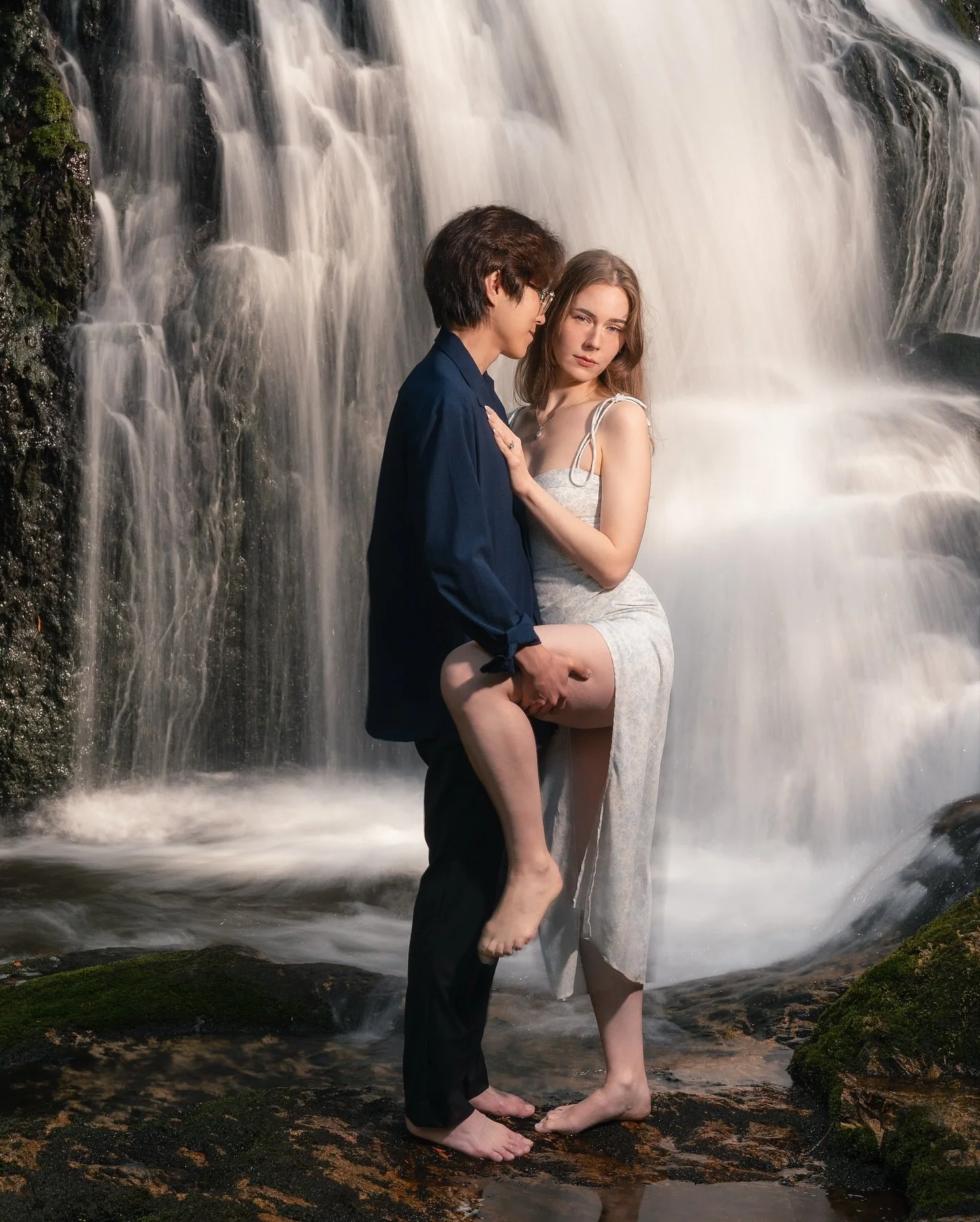 Held still as the world rushed by 💞 just us, and the sound of the waterfall 🌊🎶

Couple: @tmrida_ &amp; @_j.h96 
Photographer: @patriciaphotocom 

Vancouver photography - Wedding photography Vancouver - Engagement British Columbia - patriciaphoto.c