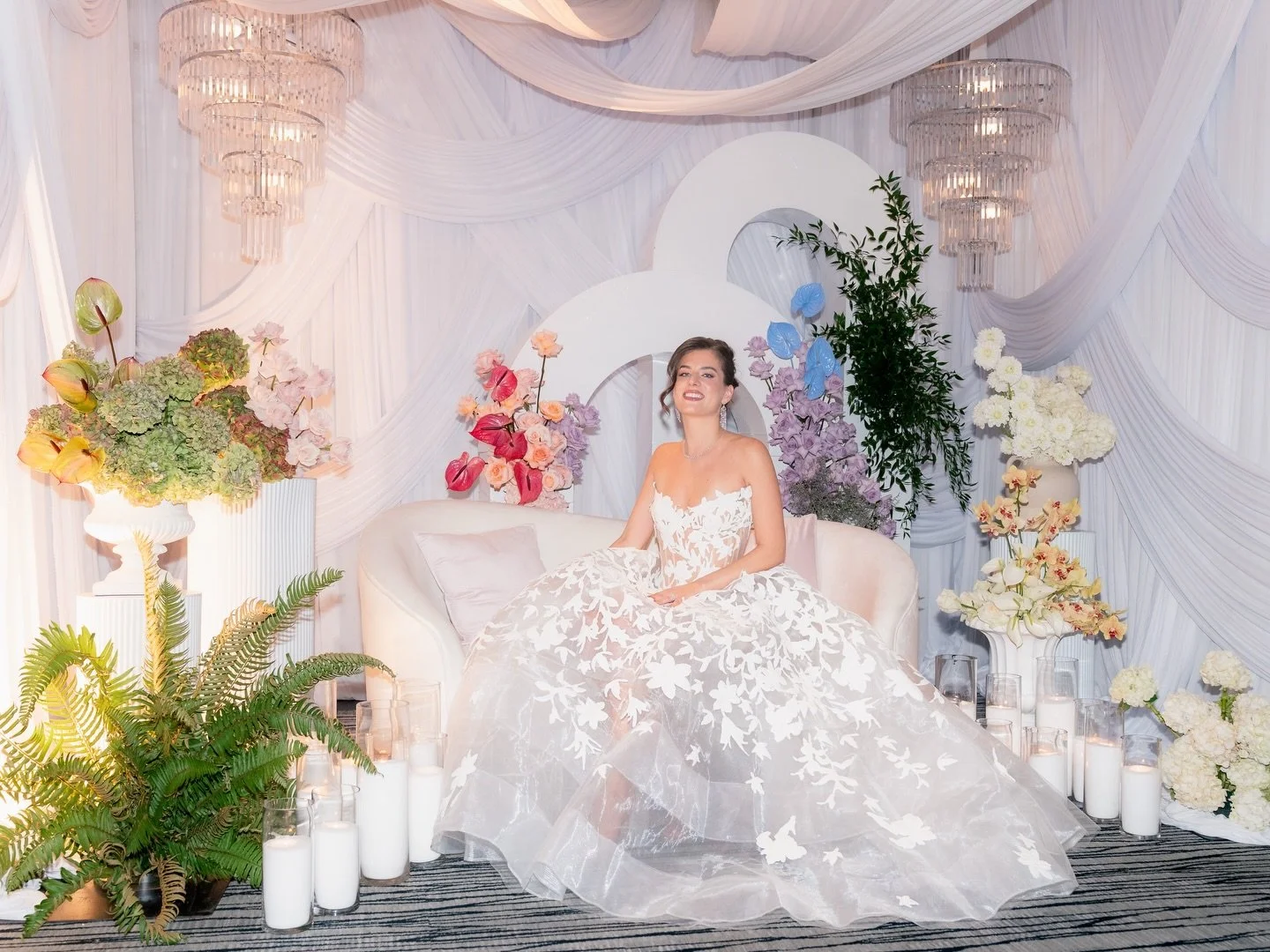 Champagne-pink warmth, modern sophistication, and delicate details 💖🌸
This year&rsquo;s Luxe Wedding Soir&eacute;e brought to life the romantic trends set to define 2026 weddings 🥂

Host: @fleurdelisevents 
Location: @fairmontpacific
Photo 1: @sop