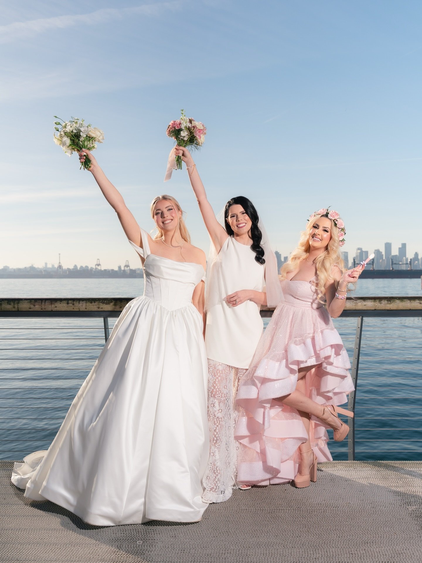 🎀 Girls just wanna have fun at @engagedvancouver 

Makeup artist: @jasminehoffman @mobilevancity @danikapow @bluejasminebeautygroup 
Hairstylist: @glowandgovancouver @mobilevancity @christa.madison 
Flowers: @bloomscape_botanics 
Bridal outfits: @is