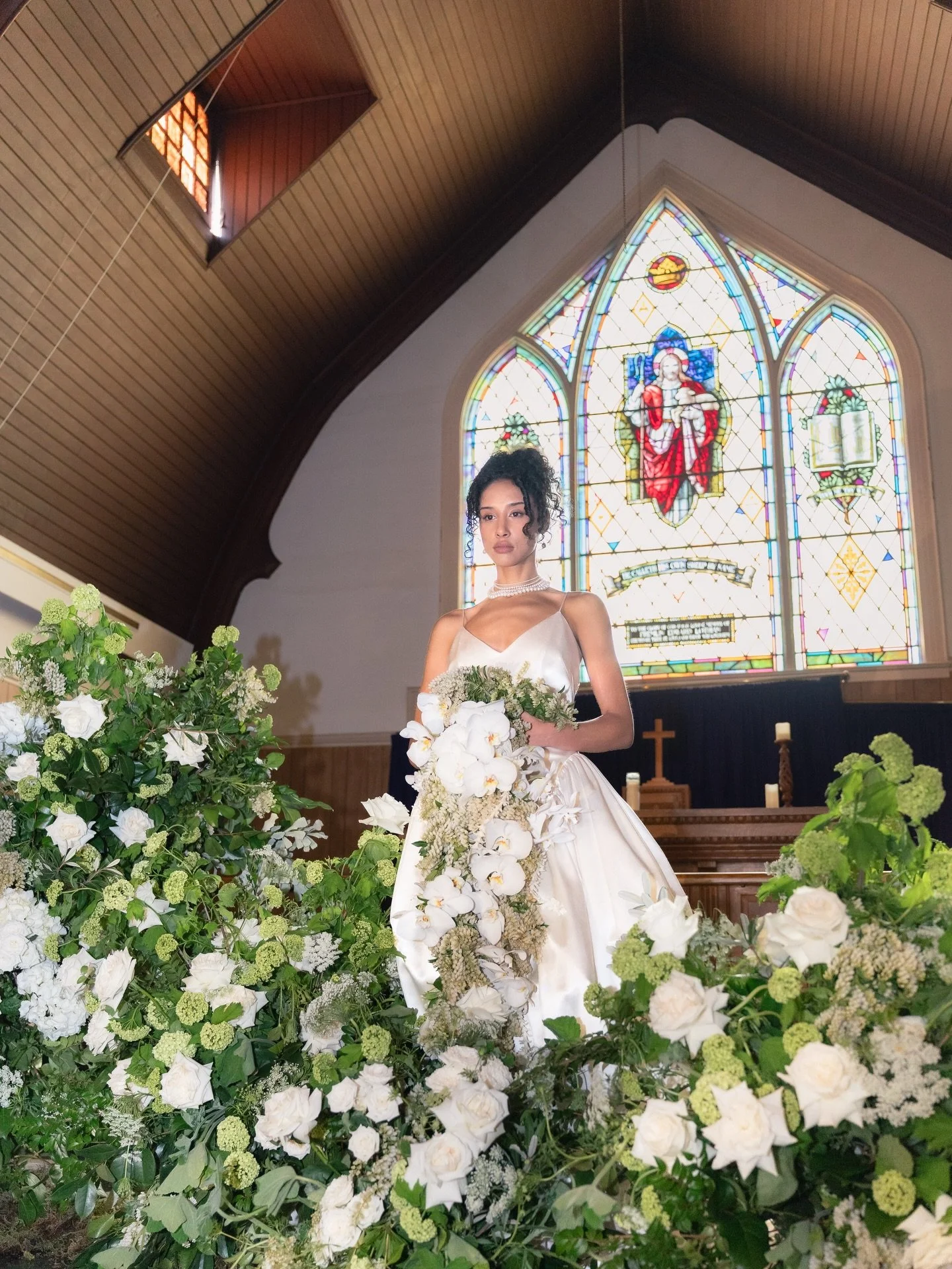 🤍 A runaway story, told in still frames 💒

Concept/Art Director: @caramia 
Host: @arc_evolution workshops
Gown: @bisou_bridal / NINA by @daniellefrankelstudio
Floral Designer: @angelicafloraldesigns 
Model: @oliviaryanstern @strangeragency
Custom J