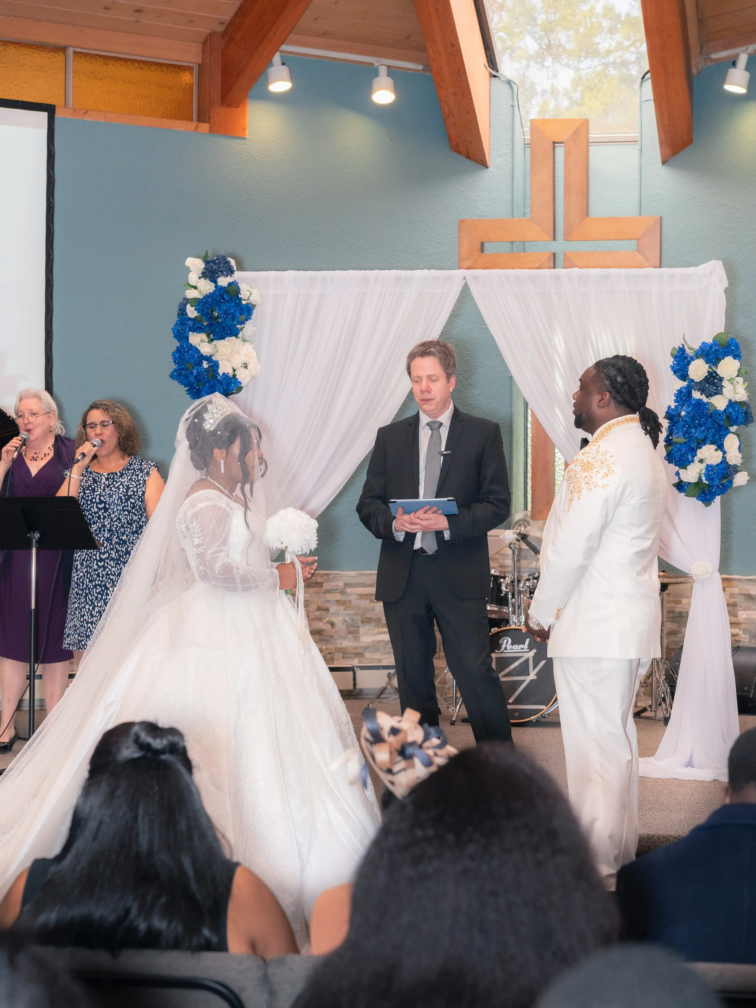benedicte&isaac_church_pic9.jpg