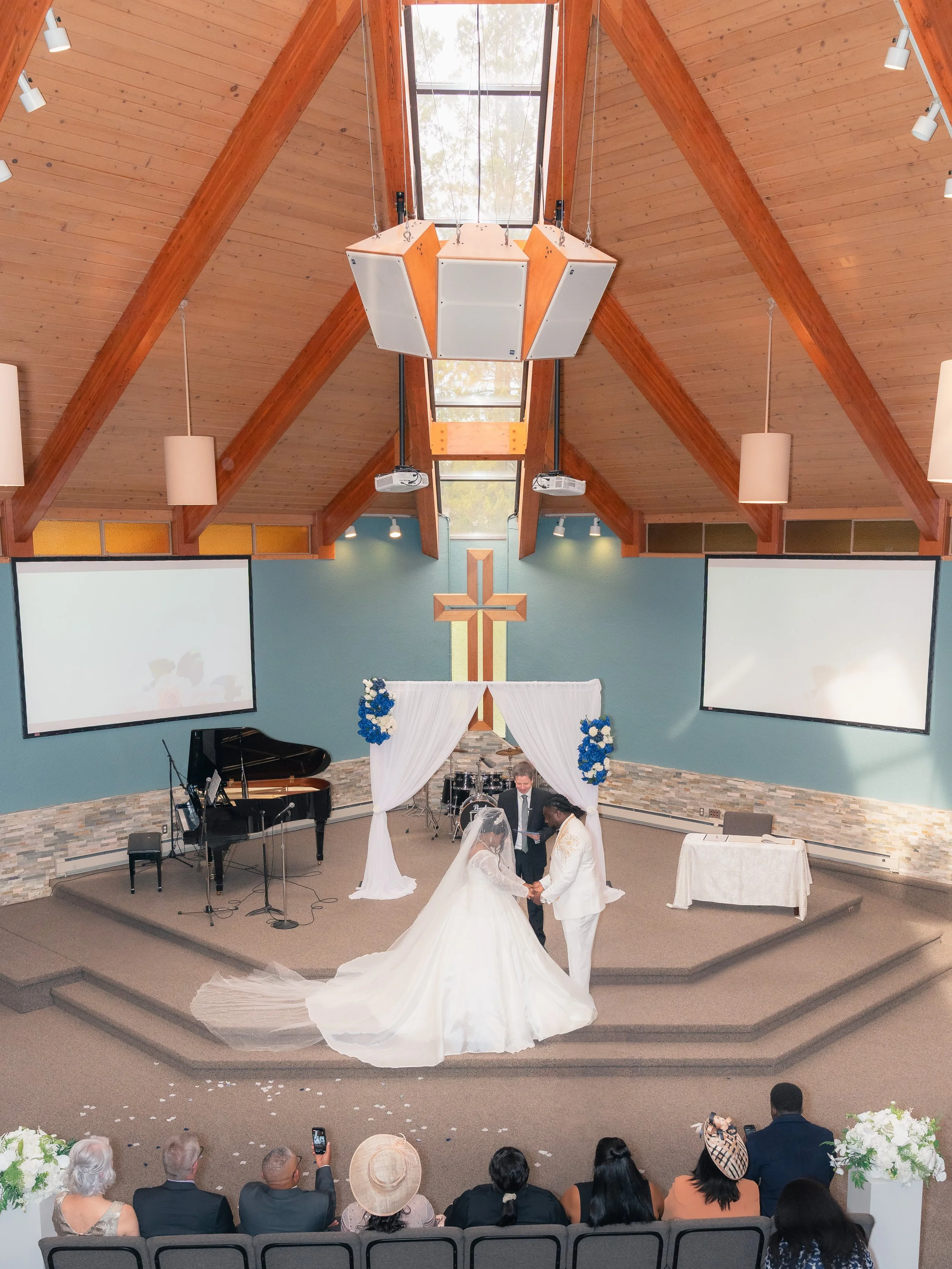 benedicte&isaac_church_pic10.jpg