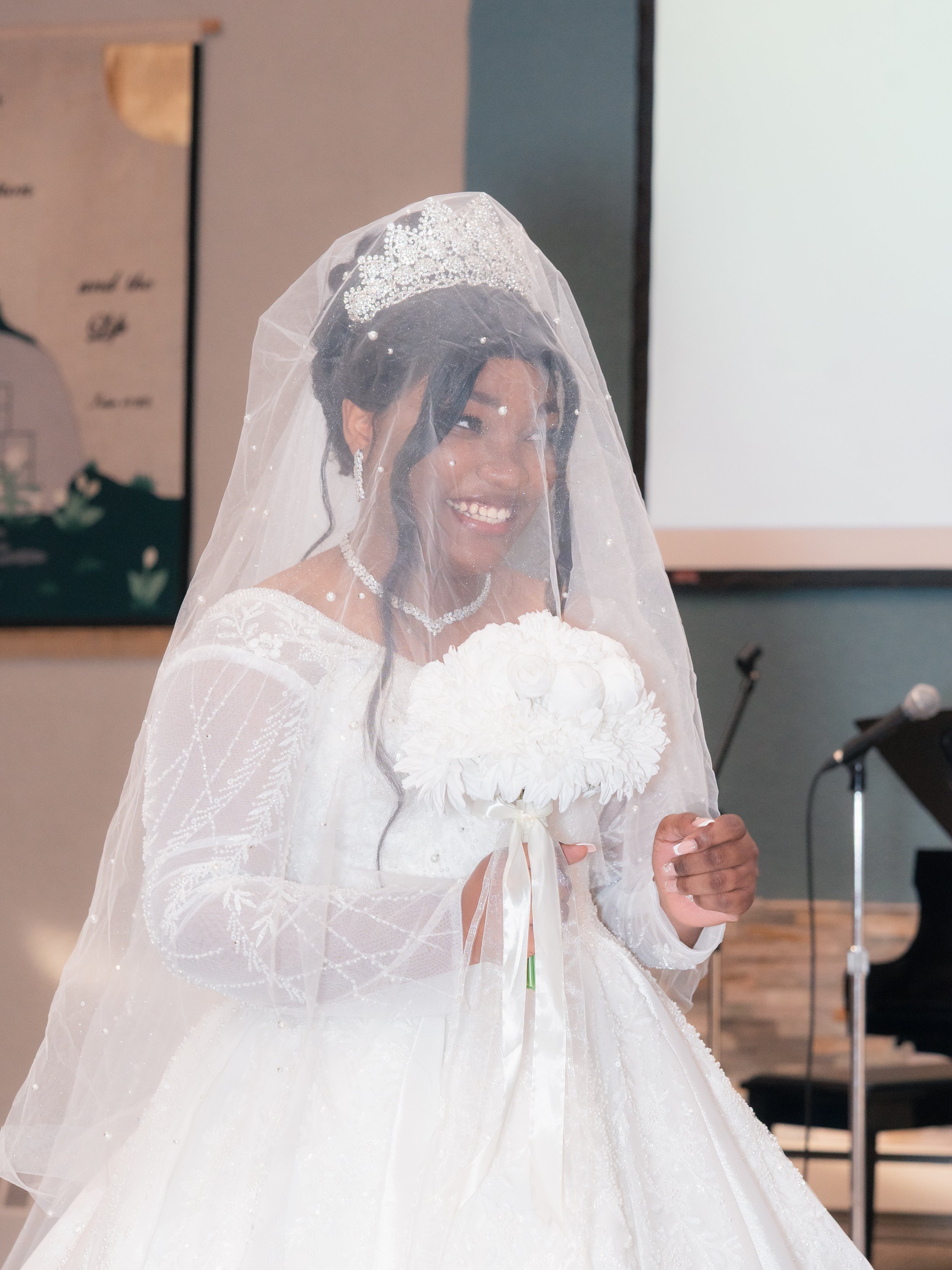 benedicte&isaac_church_pic7.jpg