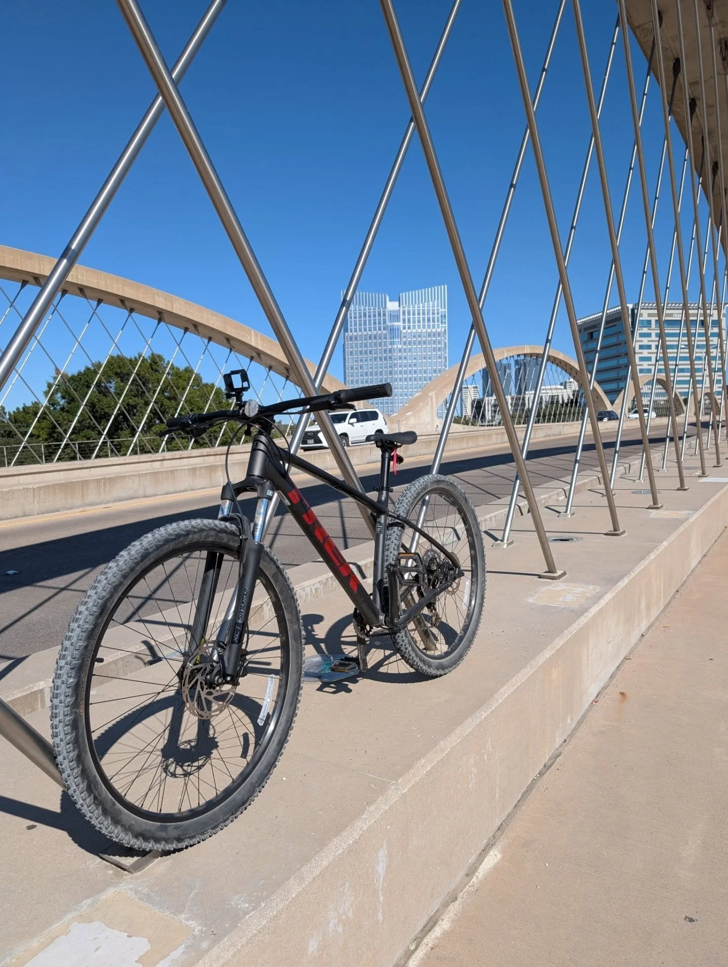 First ride on the Trinity Trails with the new bike. Great workout! #trinitytrails #fortworth #bikemart #trek #trekmarlin5