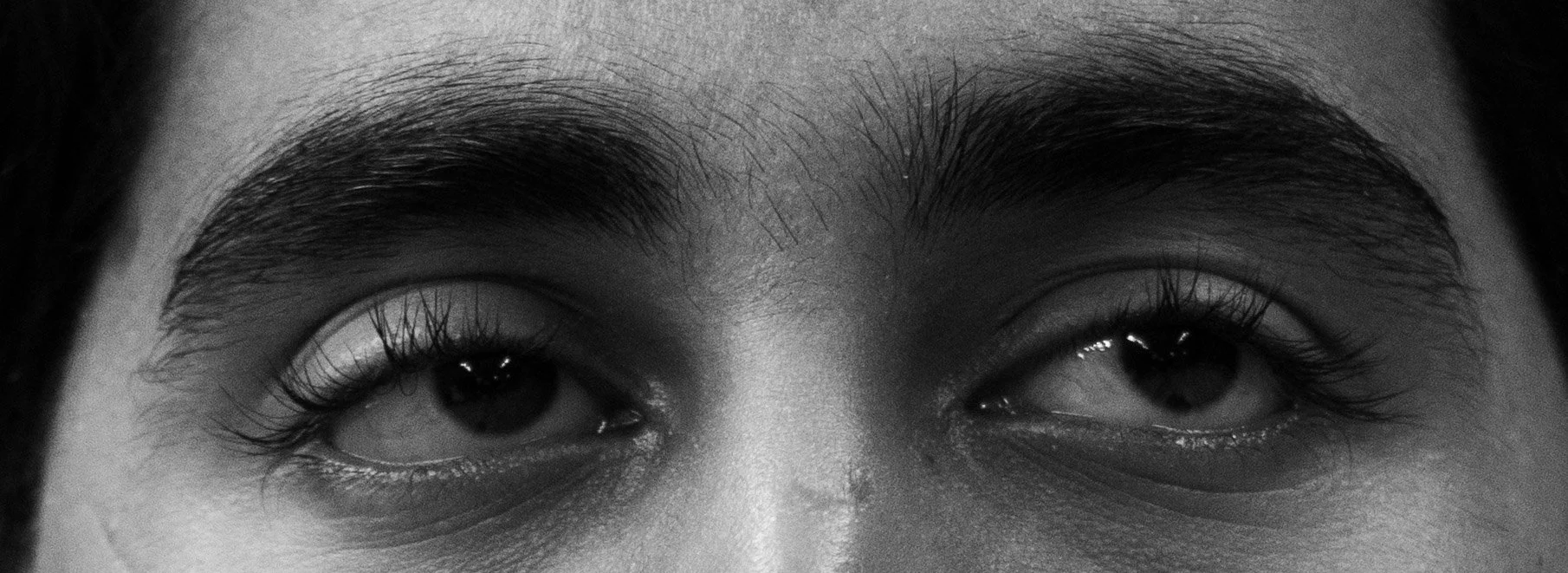 A gaze lost in its own