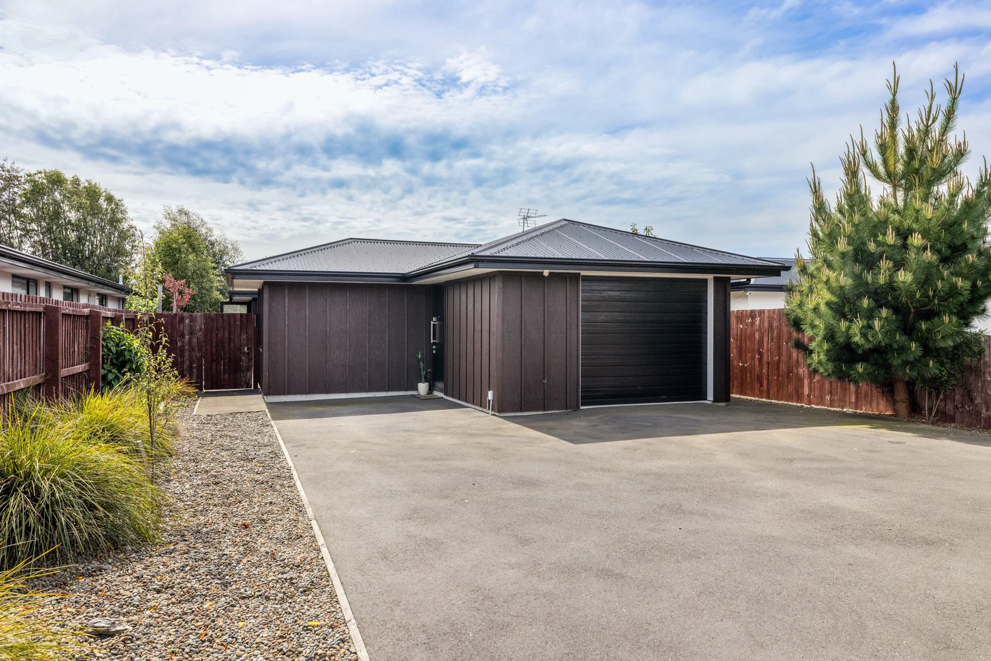 Shane Langman Hackthorne - 75B Vivian Street Burwood-31.jpg