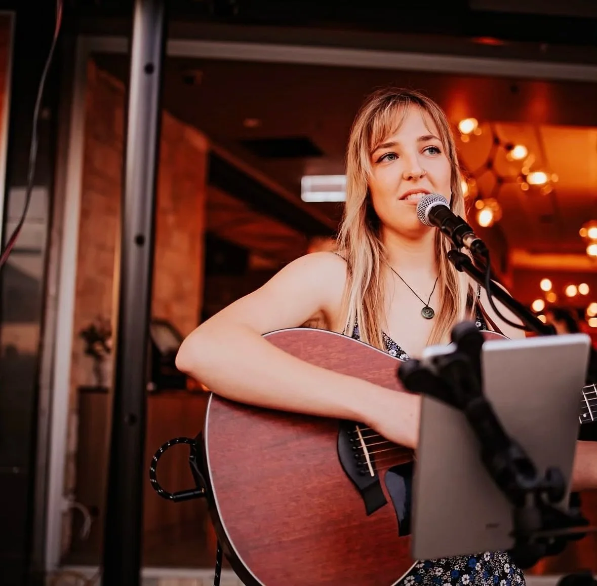 Live music this Sunday 9am - 12pm 🎶
Hang out and see the talented @sophiarosevdg while you enjoy your Sunday bagel

#freyacafemilton #freyacafe #milton #brisbanecafe #livemusic #weekends #sundays