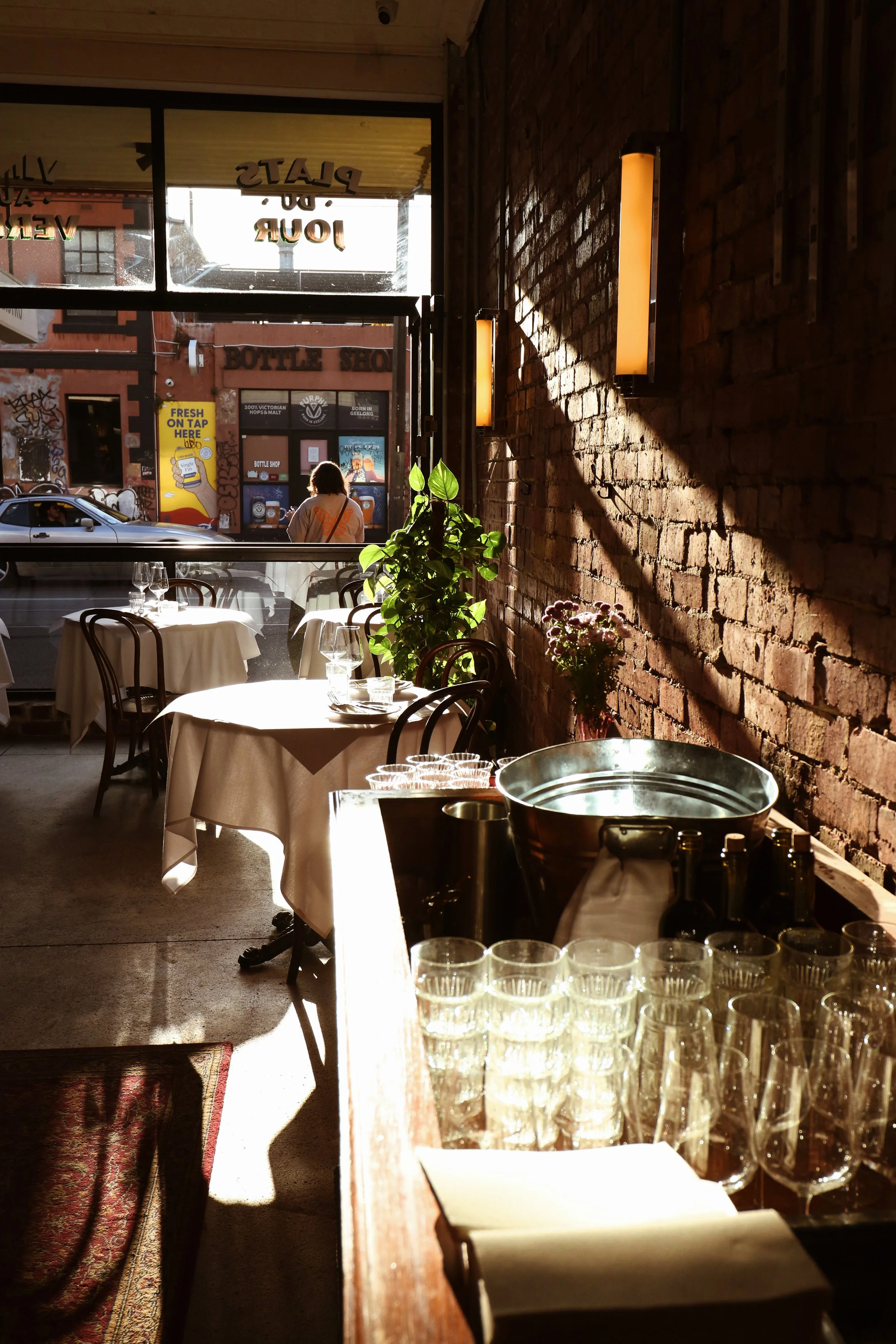 Bistro Daylight Dapples