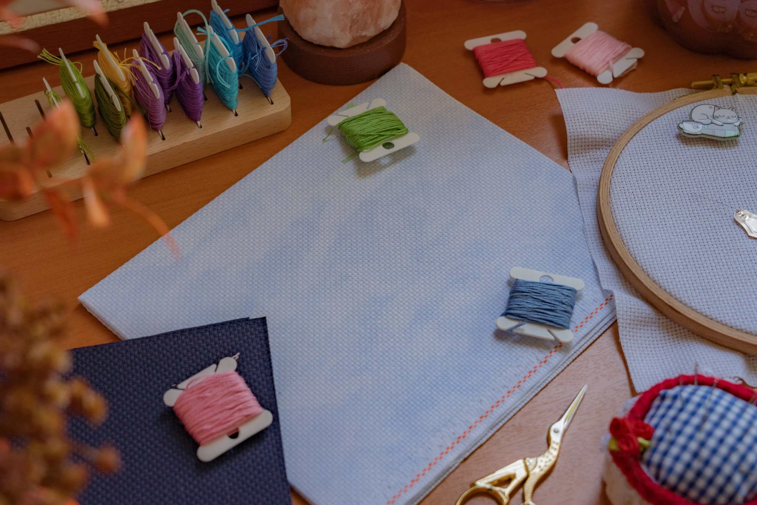 Why 14-Count Aida Became the Fabric Everyone Starts With