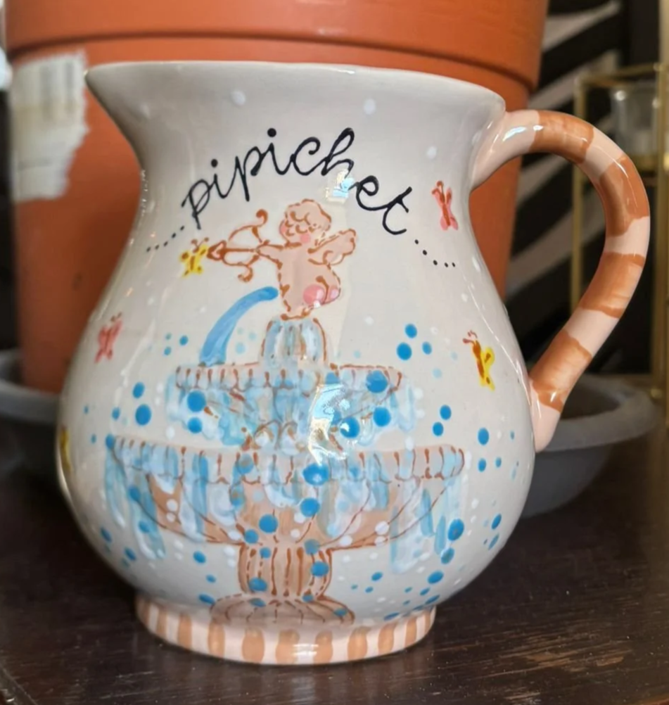 Jug 'Pipichet' with Victorian style fountain