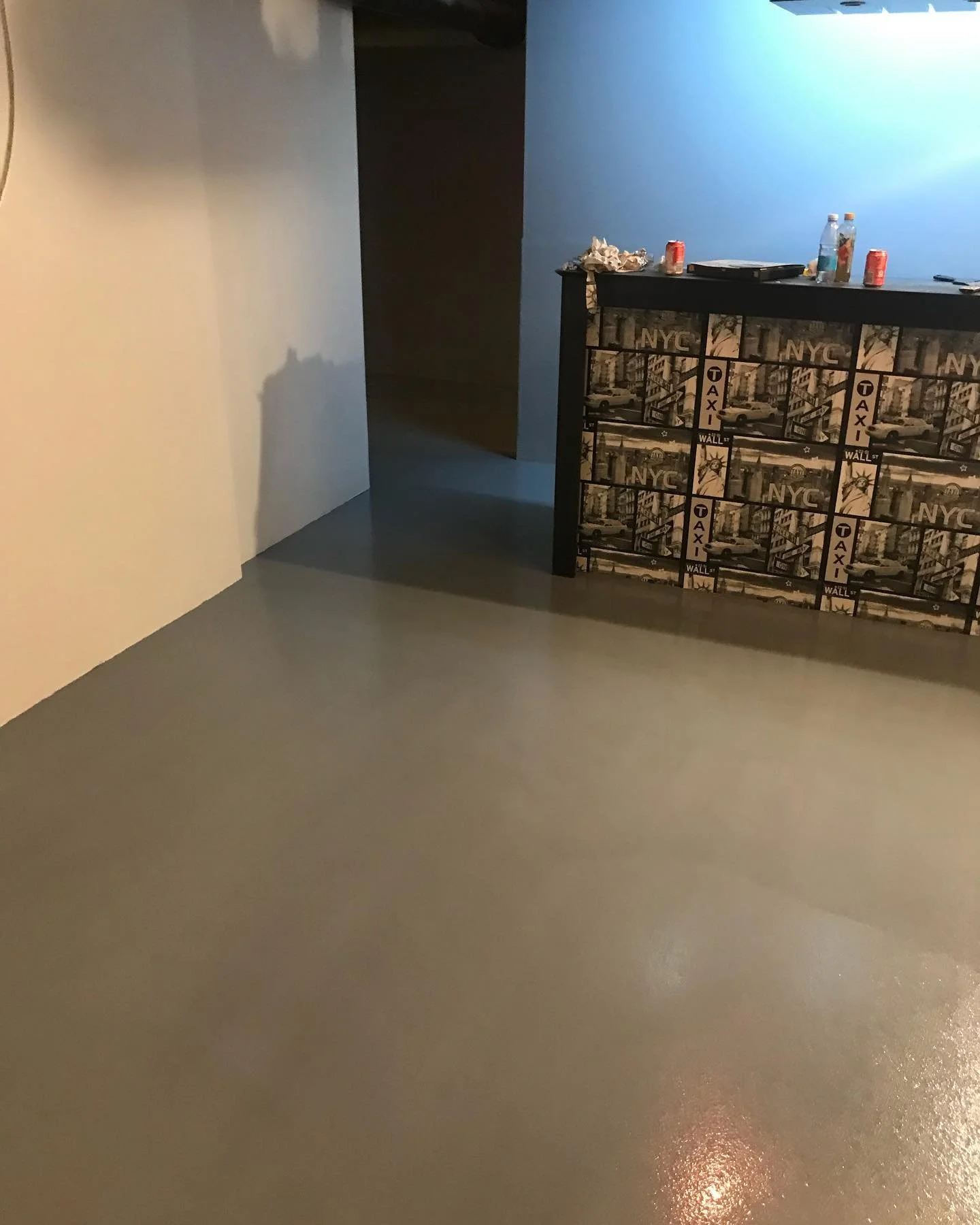 Her ses en 2-lag epoxy bel&aelig;gning, som et godt alternativ til en Caf&eacute;. 

Ring p&aring; 52754386 for er uforpligtende tilbud.