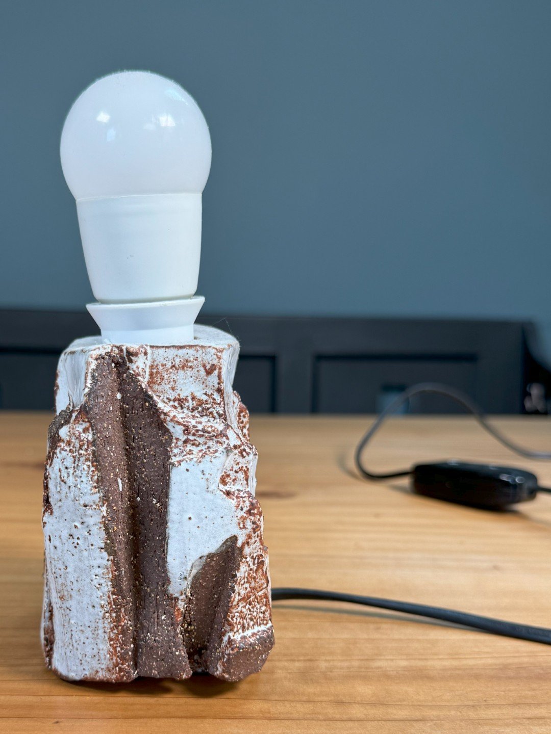 Kurinuki lamp by ceramic Artist Nupur Narain DeTar, hand-carved and high-fired base, wiring kit and lampshade included.