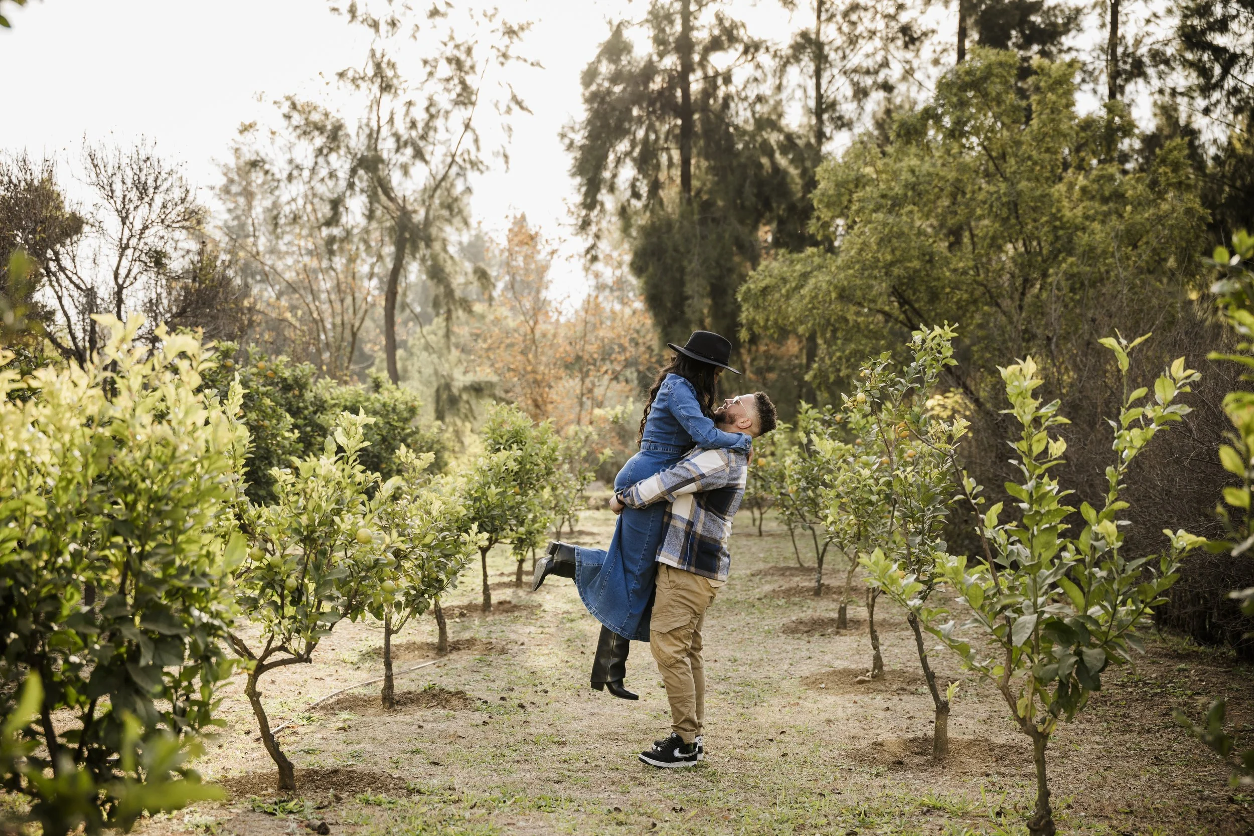 Alicia&Cameron_EngagementSession-24.jpg