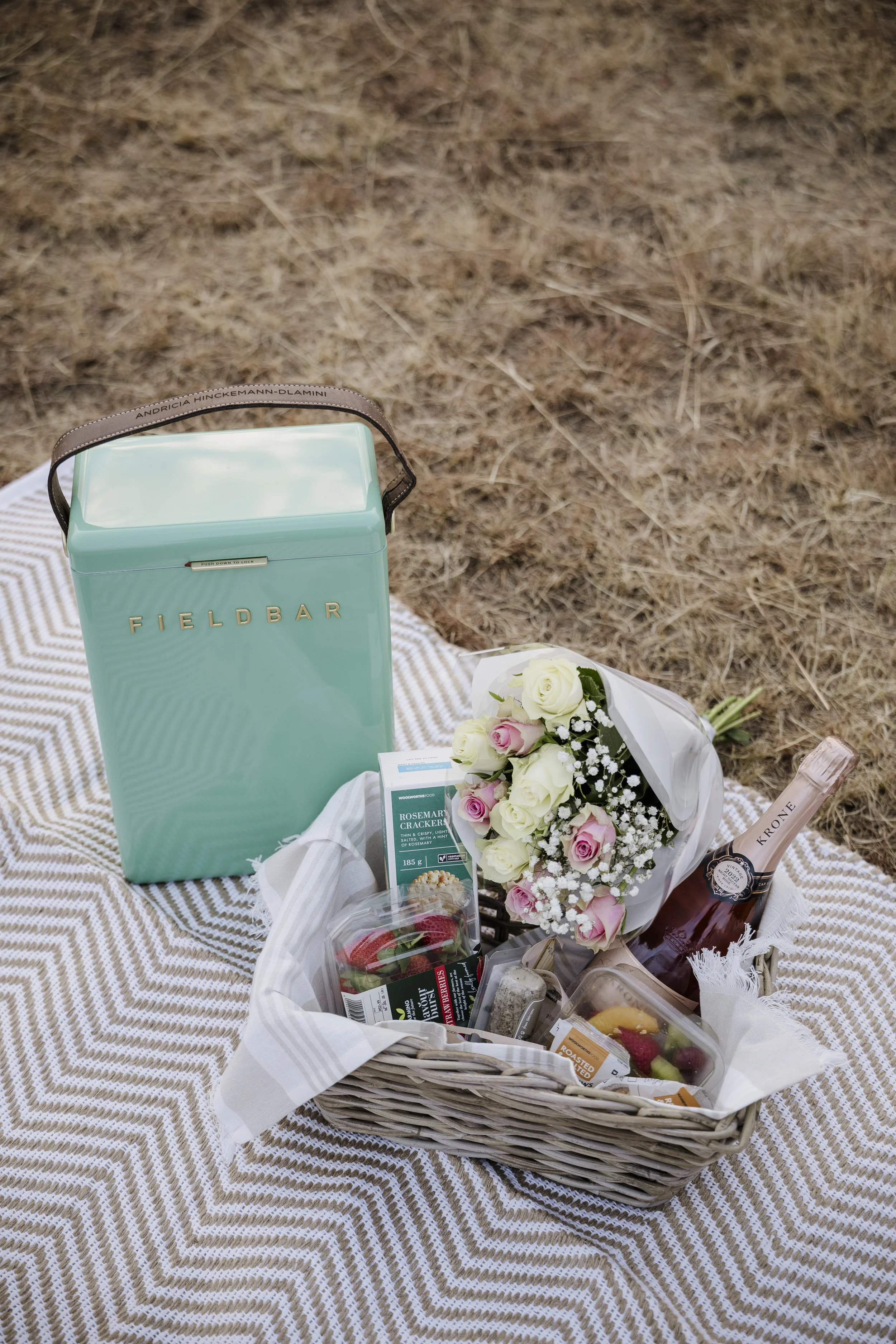 Alicia&Cameron_EngagementSession-47.jpg