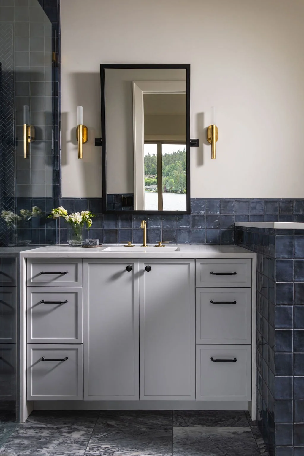 lake-oswego-lakeview-home-guest-en-suite-bathroom-marble-floors.jpg