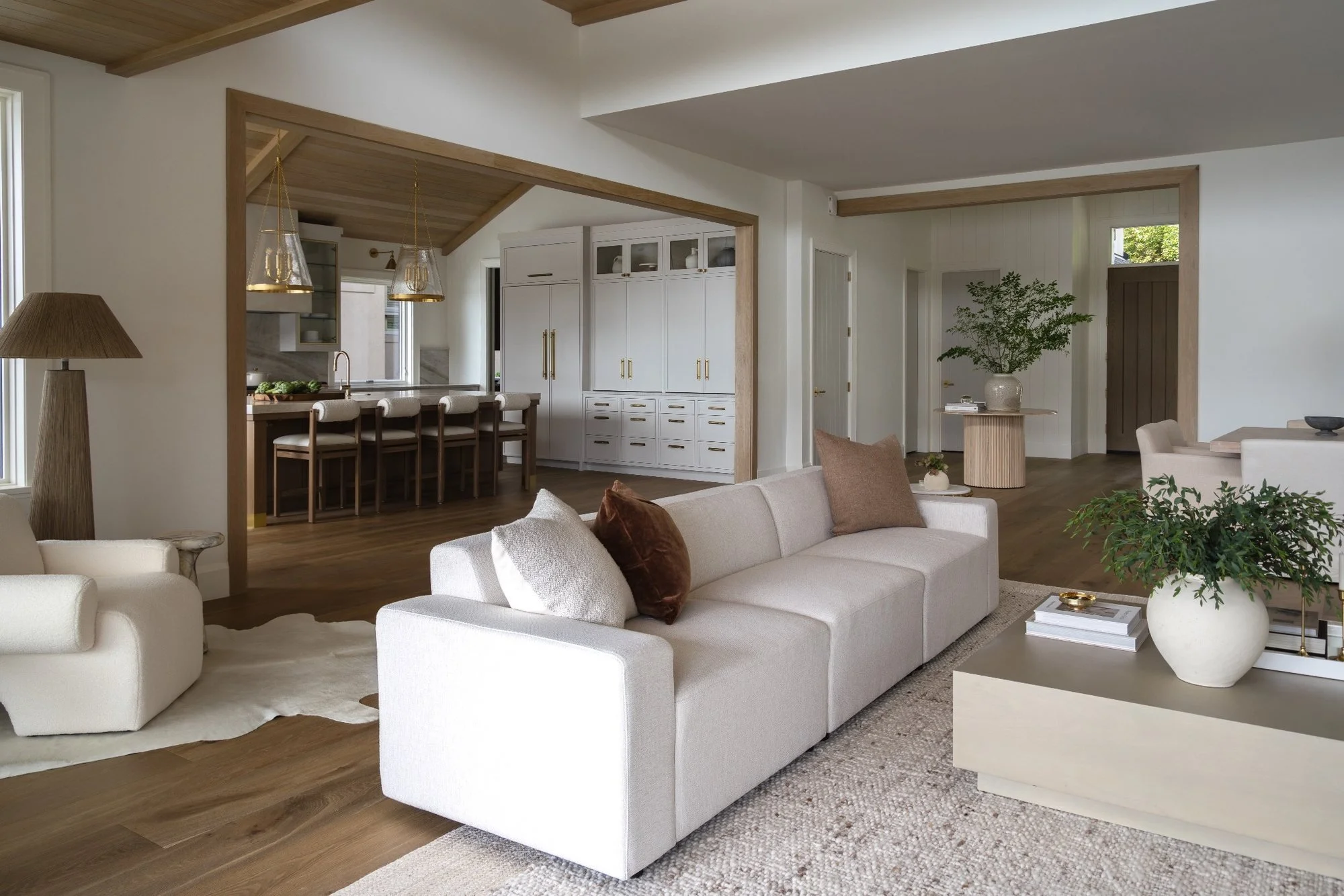 lake-oswego-lakefront-home-living-room-kitchen-view.jpg